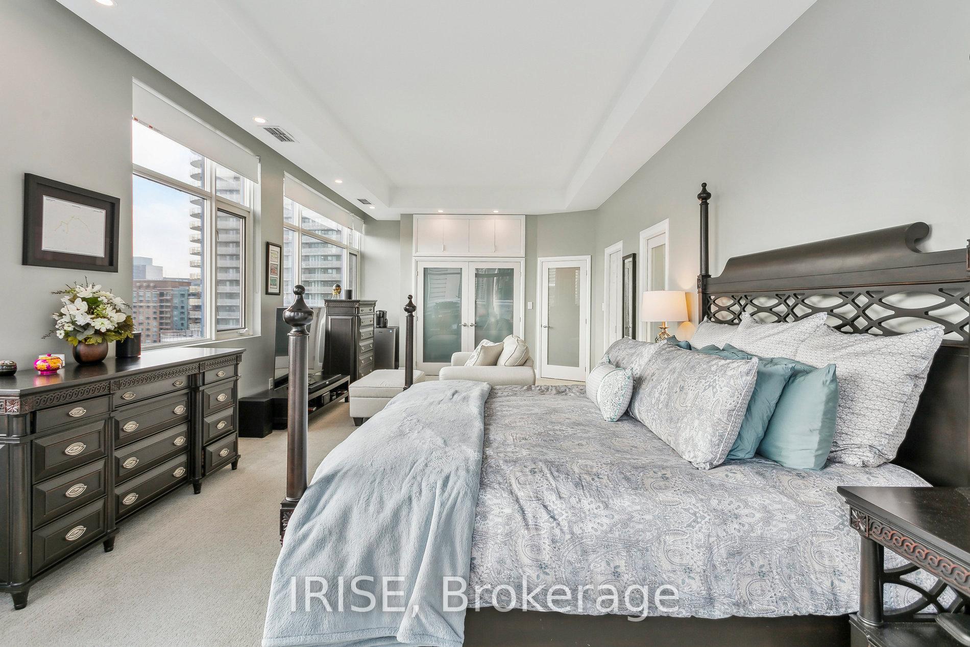 #Ph1 - 8 Wellesley St E, Toronto, ON M4Y3B2 | 3 Bedroom 3 Bathroom Condo Apt | Image 29