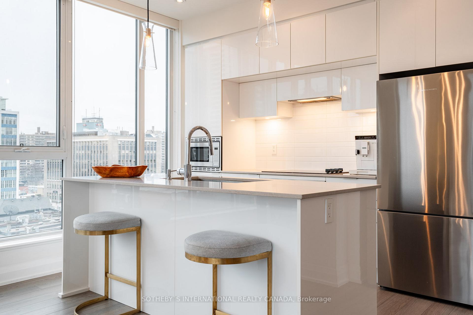 #611 - 1 Belsize Dr, Toronto, ON M4S0B9 | 2 Bedroom 3 Bathroom Condo Apt | Image 12