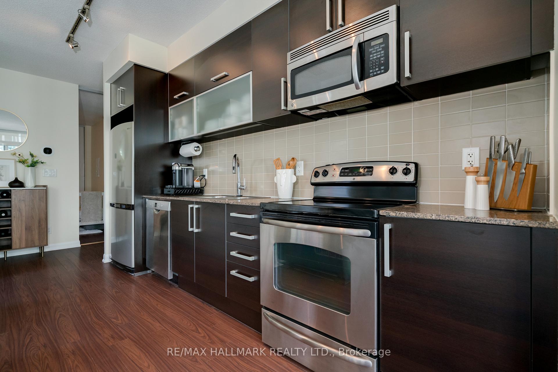 #1210 - 205 Frederick St, Toronto, ON M5A4V3 | 2 Bedroom 2 Bathroom Condo Apt | Image 8