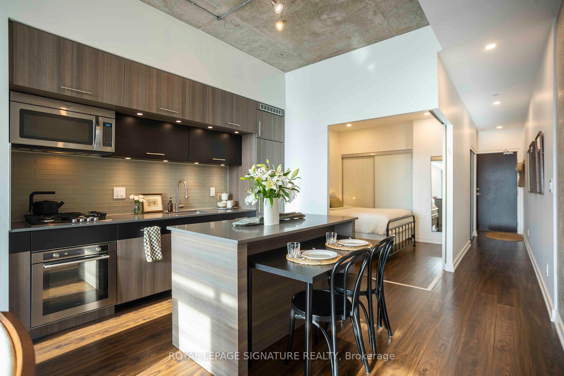 #408 - 205 Manning Ave, Toronto, ON M6J0E2 | 1 Bedroom 1 Bathroom Condo Apt | Image 3