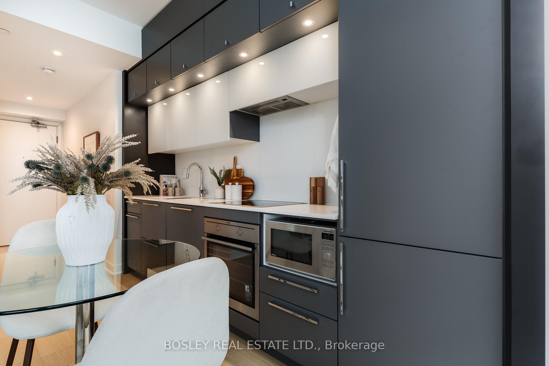 #1206 - 15 Grenville St, Toronto, ON M4Y1A1 | 0 Bedroom 1 Bathroom Condo Apt | Image 10