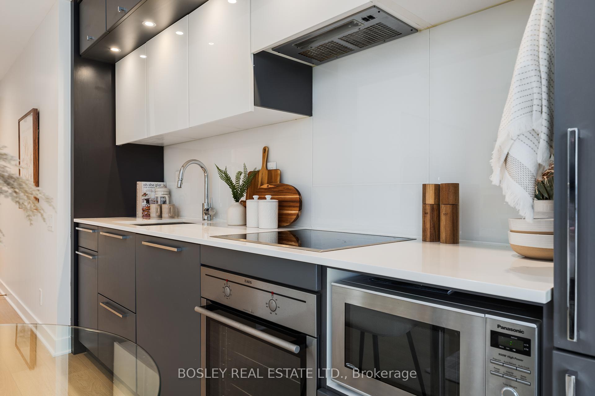 #1206 - 15 Grenville St, Toronto, ON M4Y1A1 | 0 Bedroom 1 Bathroom Condo Apt | Image 11