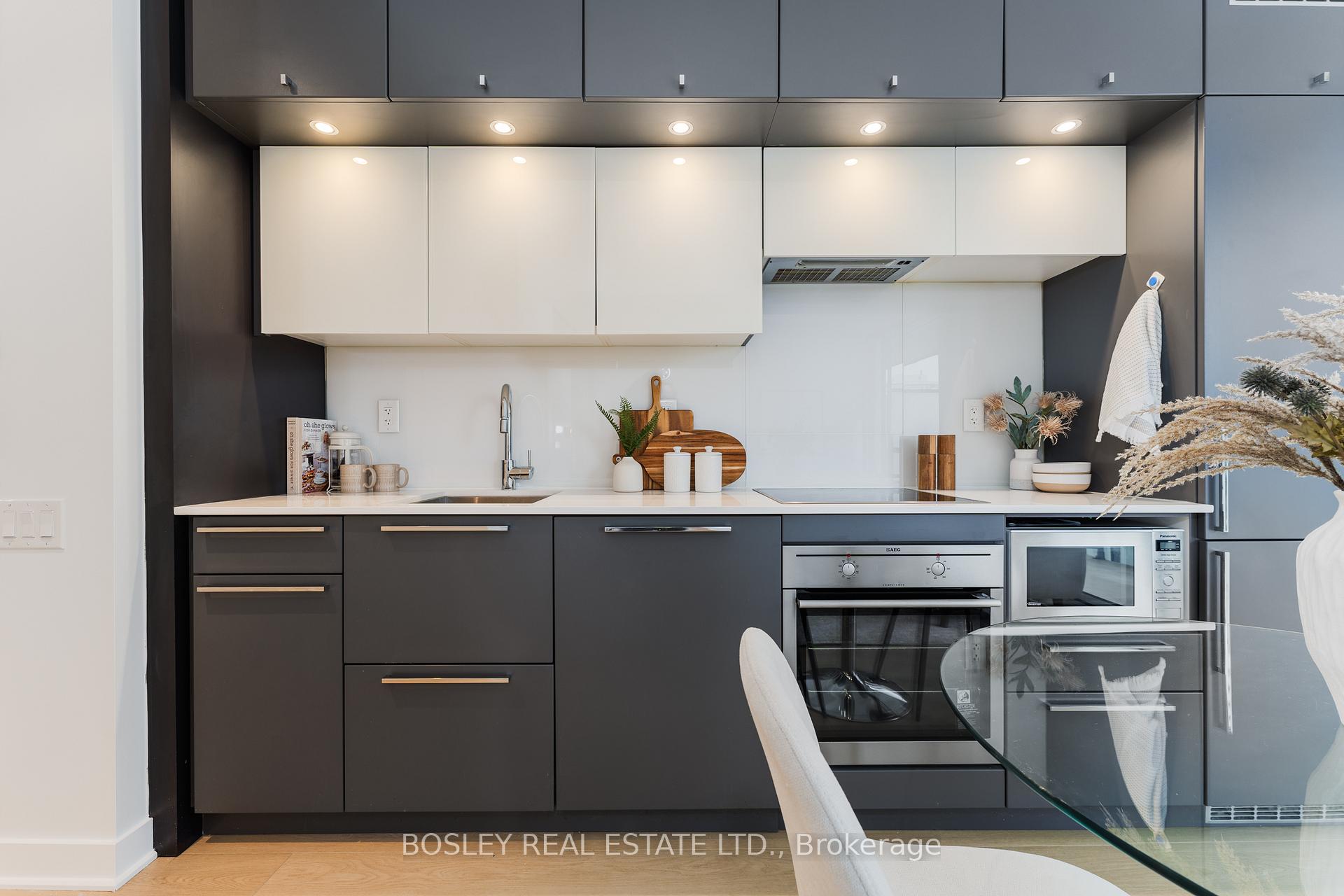 #1206 - 15 Grenville St, Toronto, ON M4Y1A1 | 0 Bedroom 1 Bathroom Condo Apt | Image 12