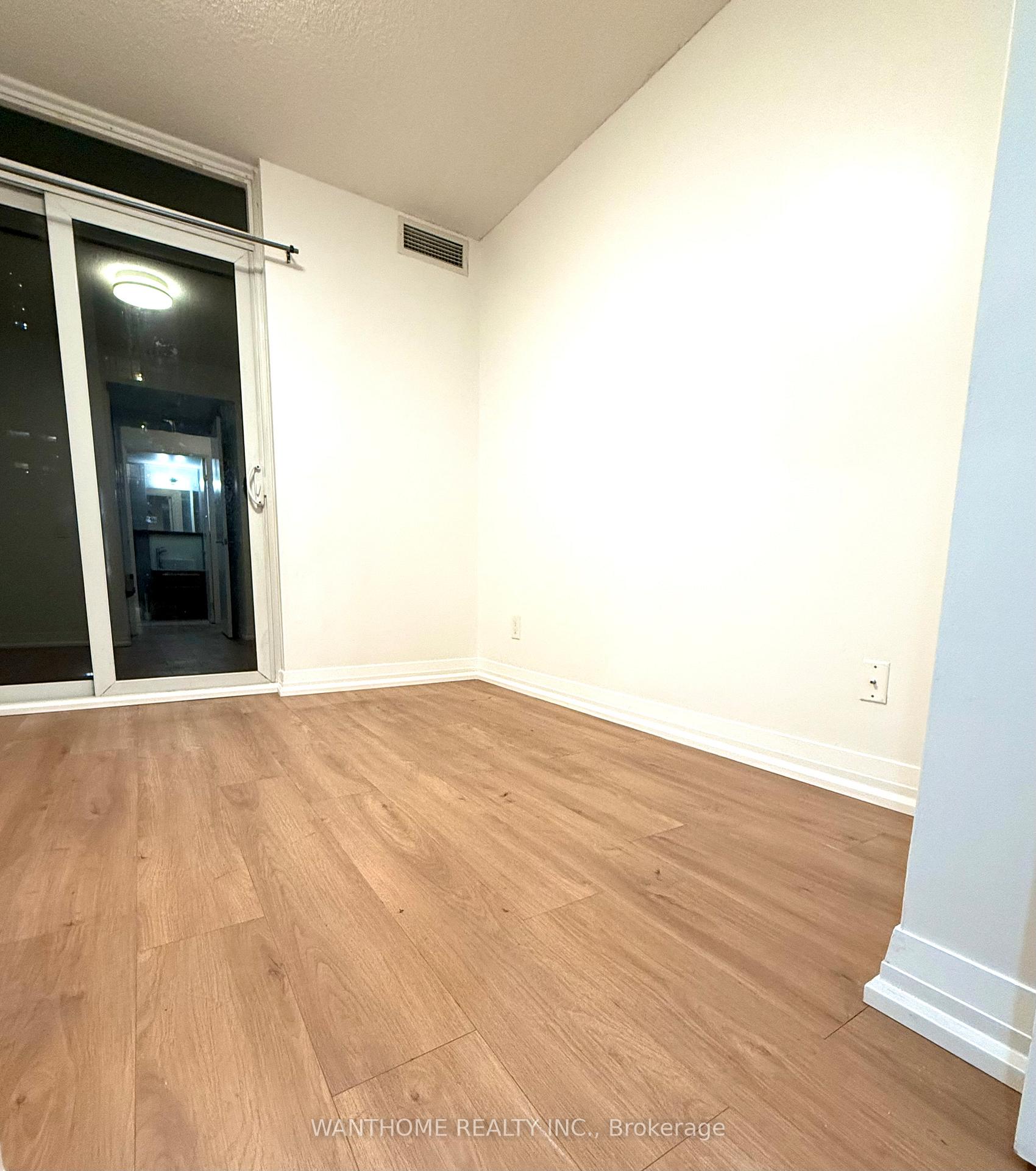 #322 - 25 carlton St W, Toronto, ON M5B1L4 | 1 Bedroom 1 Bathroom Condo Apt | Image 6