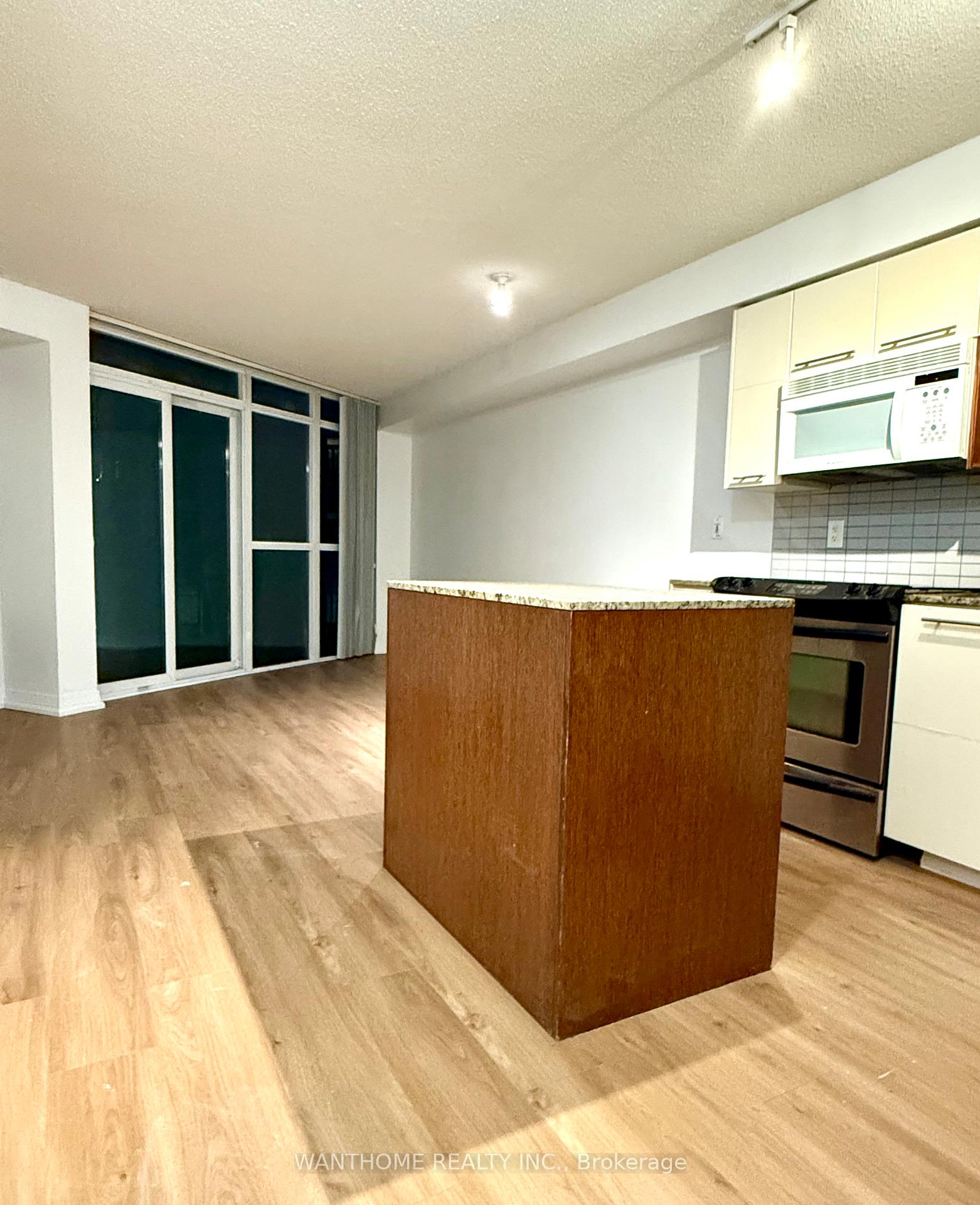 #322 - 25 carlton St W, Toronto, ON M5B1L4 | 1 Bedroom 1 Bathroom Condo Apt | Image 7