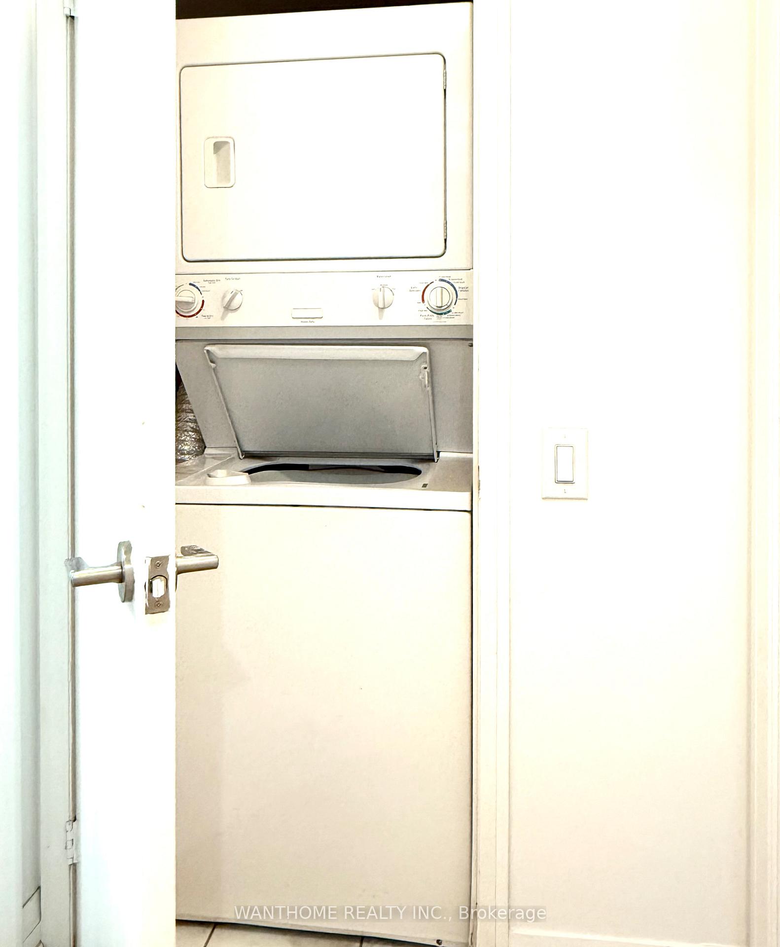 #322 - 25 carlton St W, Toronto, ON M5B1L4 | 1 Bedroom 1 Bathroom Condo Apt | Image 9