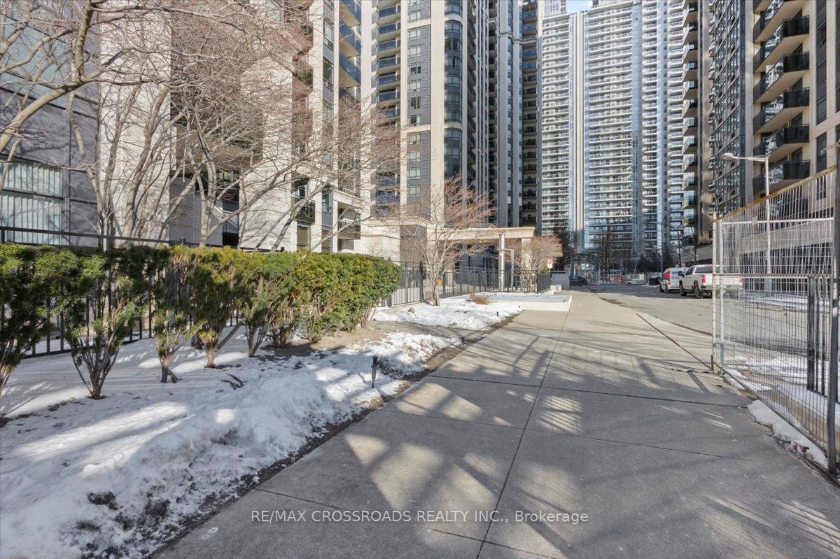 #611 - 153 Beecroft Rd, Toronto, ON M2N7C5 | 2 Bedroom 2 Bathroom Condo Apt | Image 3