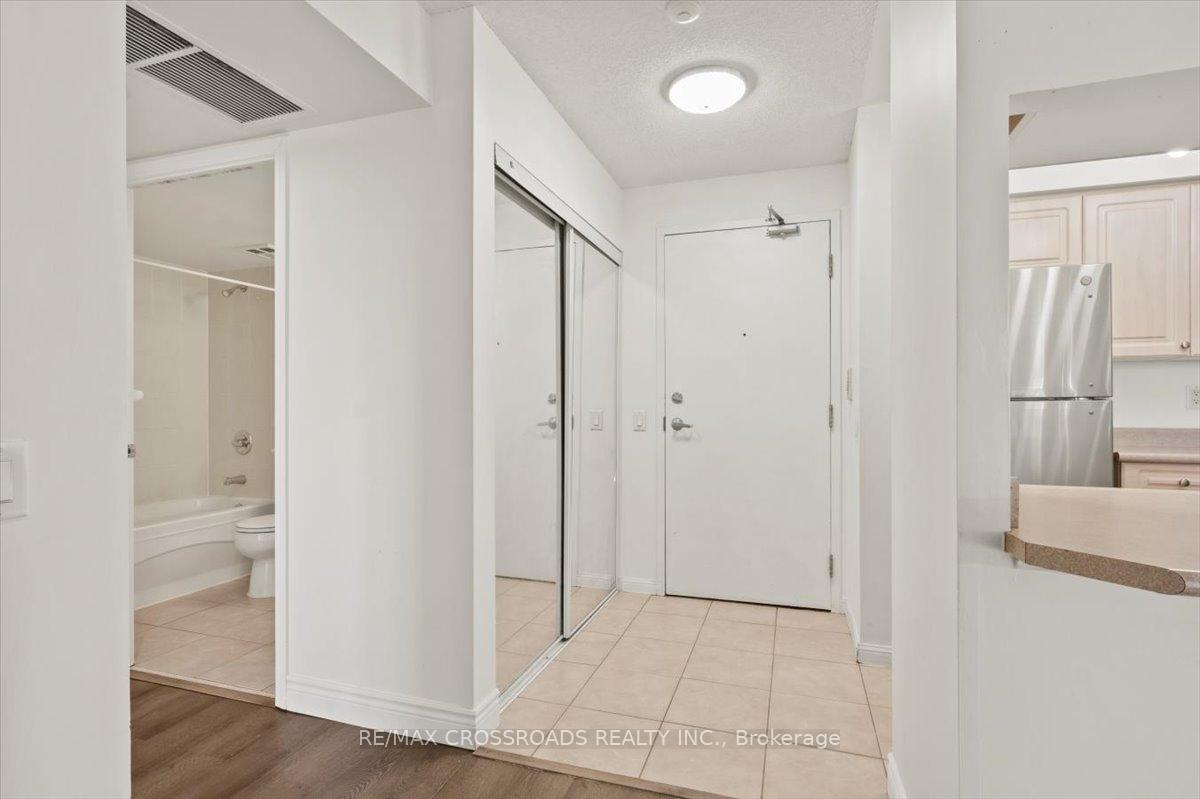 #611 - 153 Beecroft Rd, Toronto, ON M2N7C5 | 2 Bedroom 2 Bathroom Condo Apt | Image 8