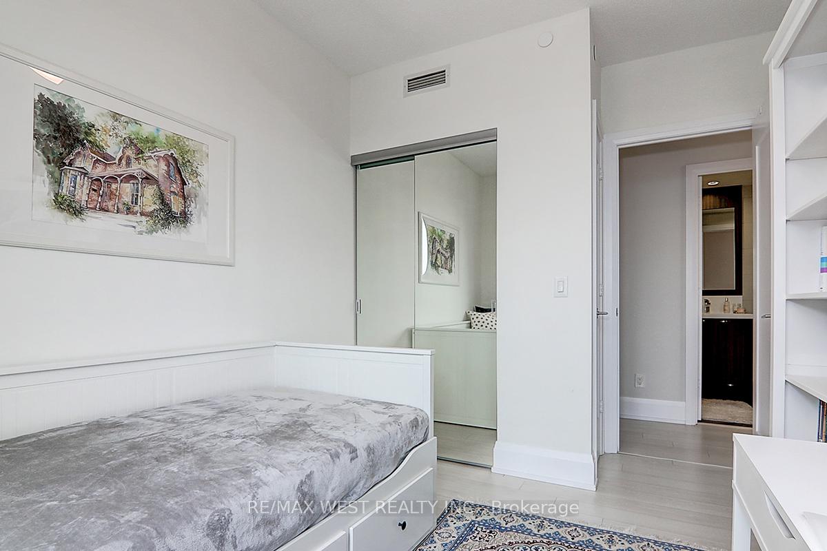 #2003 - 120 Harrison Garden Blvd, Toronto, ON M2N0H1 | 2 Bedroom 2 Bathroom Condo Apt | Image 11