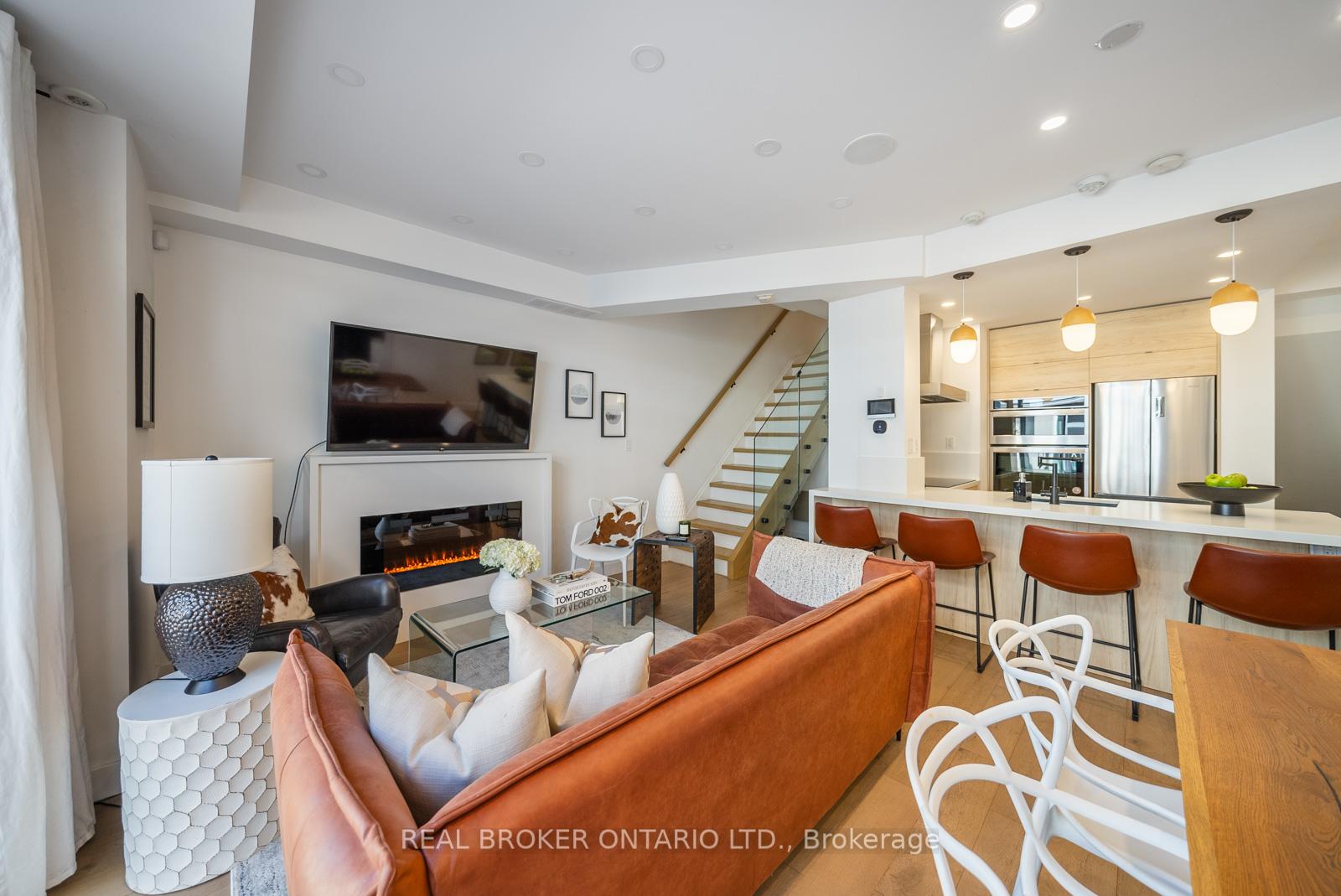 #355 - 32 Stadium Rd, Toronto, ON M5V3P4 | 2 Bedroom 2 Bathroom Condo Townhouse | Image 11