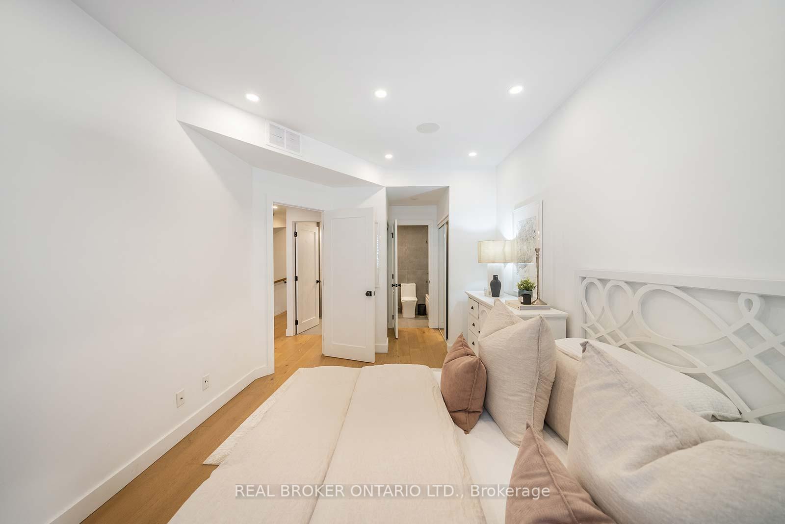 #355 - 32 Stadium Rd, Toronto, ON M5V3P4 | 2 Bedroom 2 Bathroom Condo Townhouse | Image 17