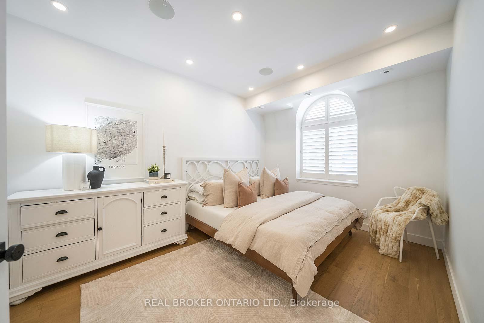 #355 - 32 Stadium Rd, Toronto, ON M5V3P4 | 2 Bedroom 2 Bathroom Condo Townhouse | Image 18