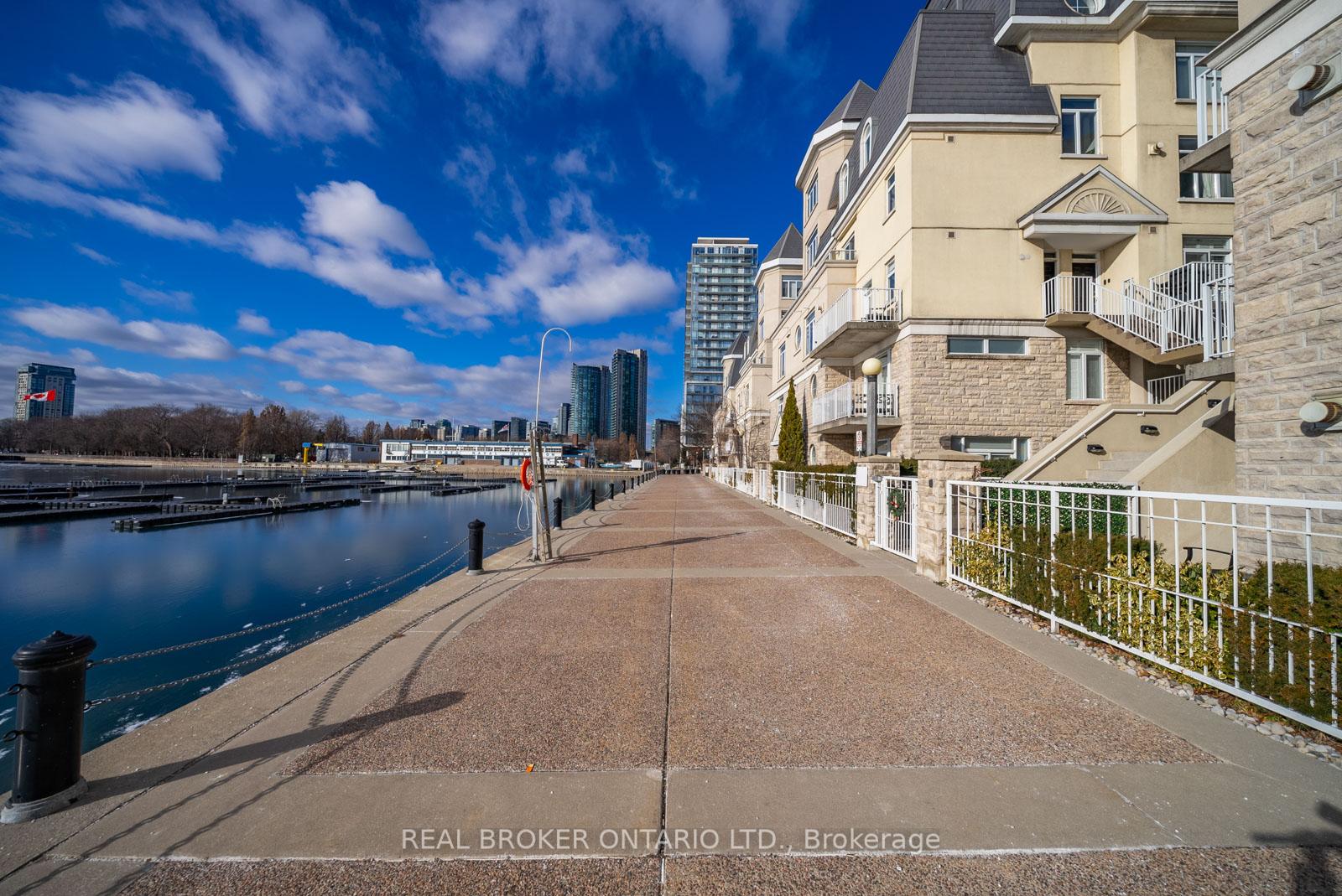 #355 - 32 Stadium Rd, Toronto, ON M5V3P4 | 2 Bedroom 2 Bathroom Condo Townhouse | Image 29