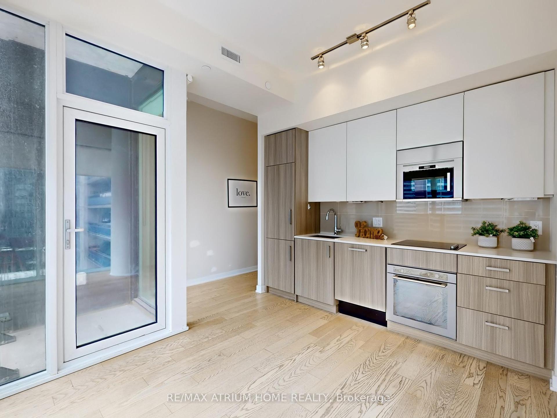 #802 - 17 Dundonald St, Toronto, ON M4Y0E4 | 1 Bedroom 1 Bathroom Condo Apt | Image 4