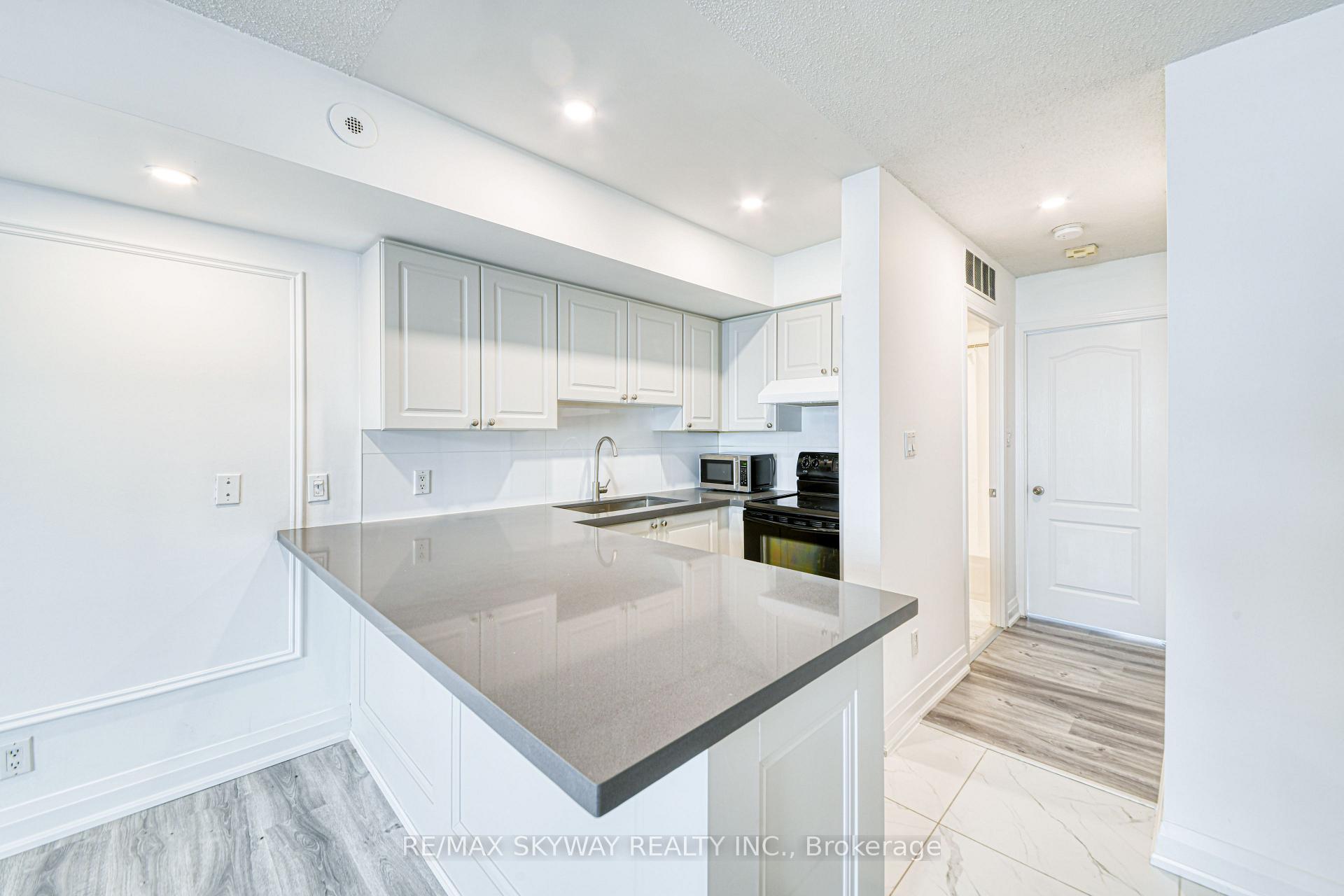 #614 - 98 Strachan Ave, Toronto, ON M6J3M6 | 2 Bedroom 1 Bathroom Condo Townhouse | Image 8