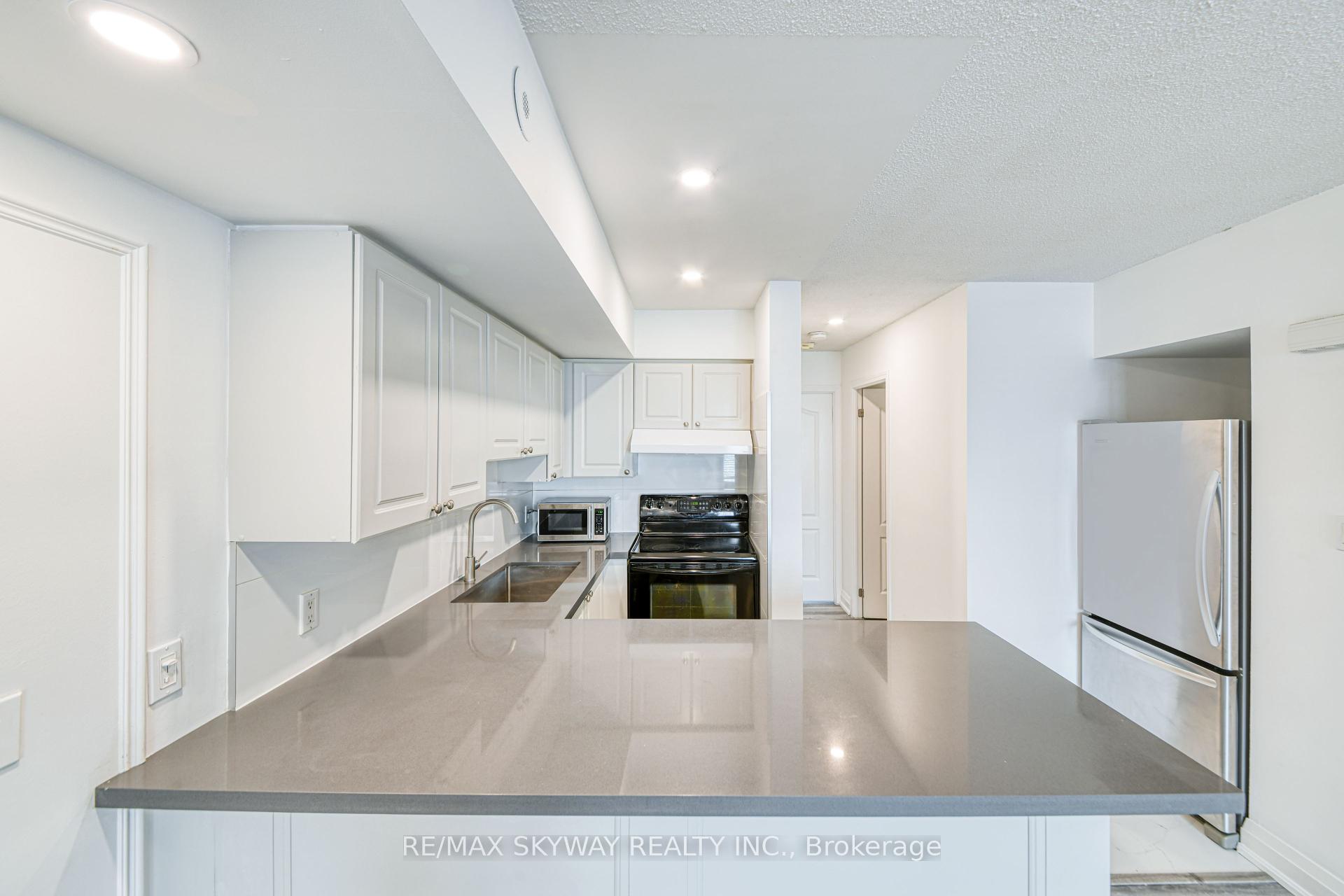 #614 - 98 Strachan Ave, Toronto, ON M6J3M6 | 2 Bedroom 1 Bathroom Condo Townhouse | Image 9