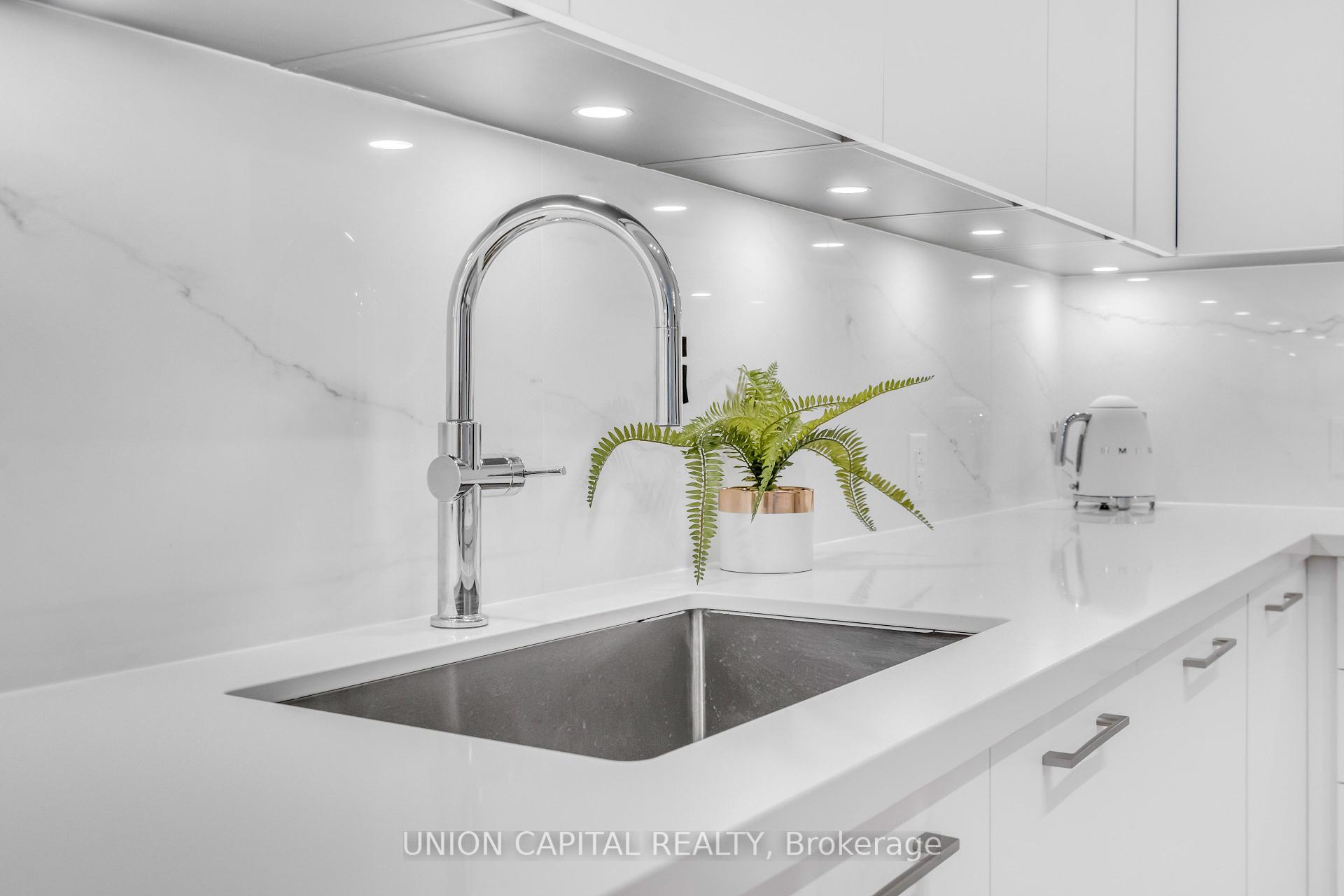 #TH05 - 33 Fredrick Todd Way, Toronto, ON M4G0C9 | 2 Bedroom 3 Bathroom Condo Apt | Image 9