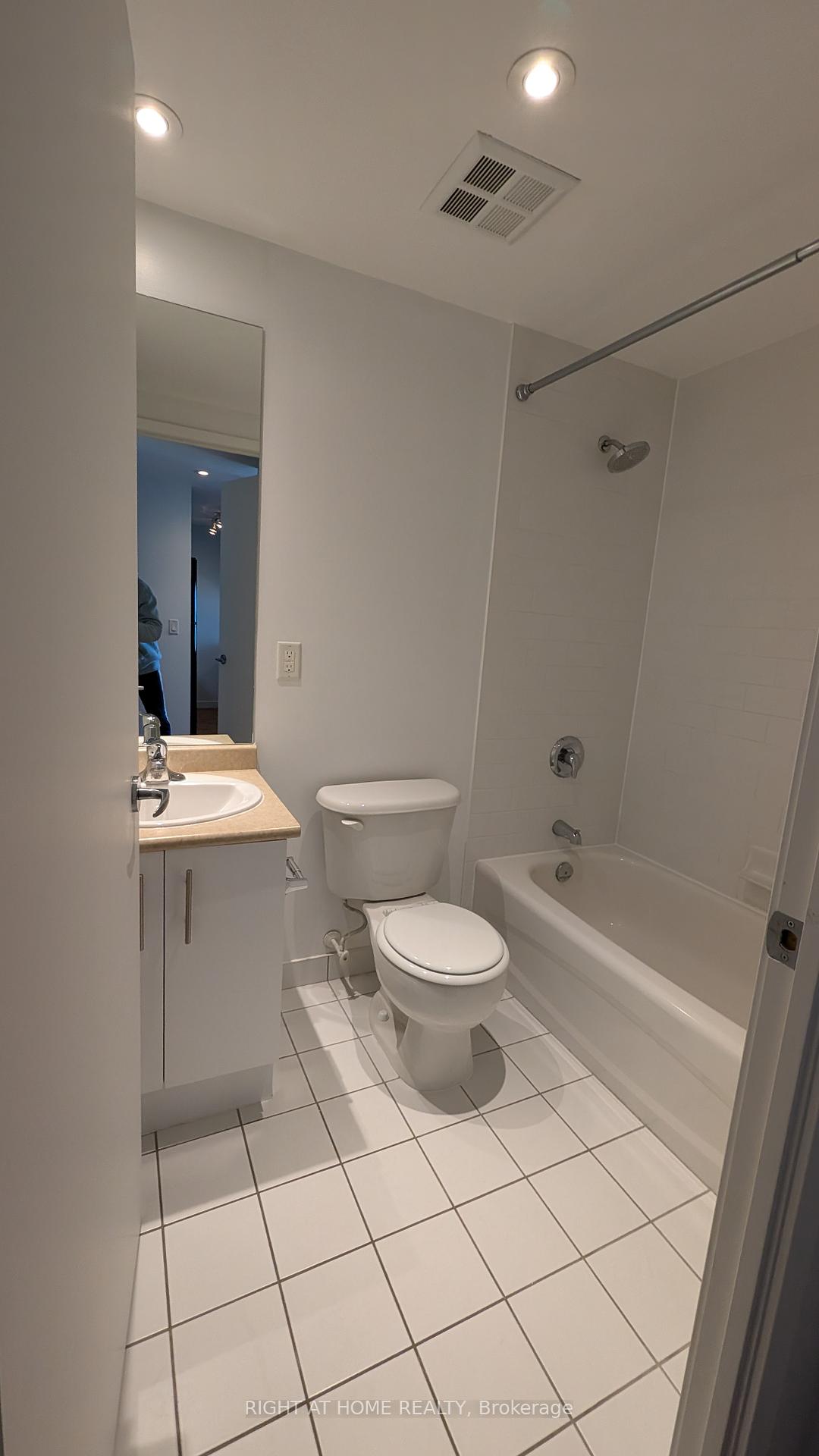 #2104 - 281 Mutual St, Toronto, ON M4Y3C4 | 1 Bedroom 1 Bathroom Condo Apt | Image 17