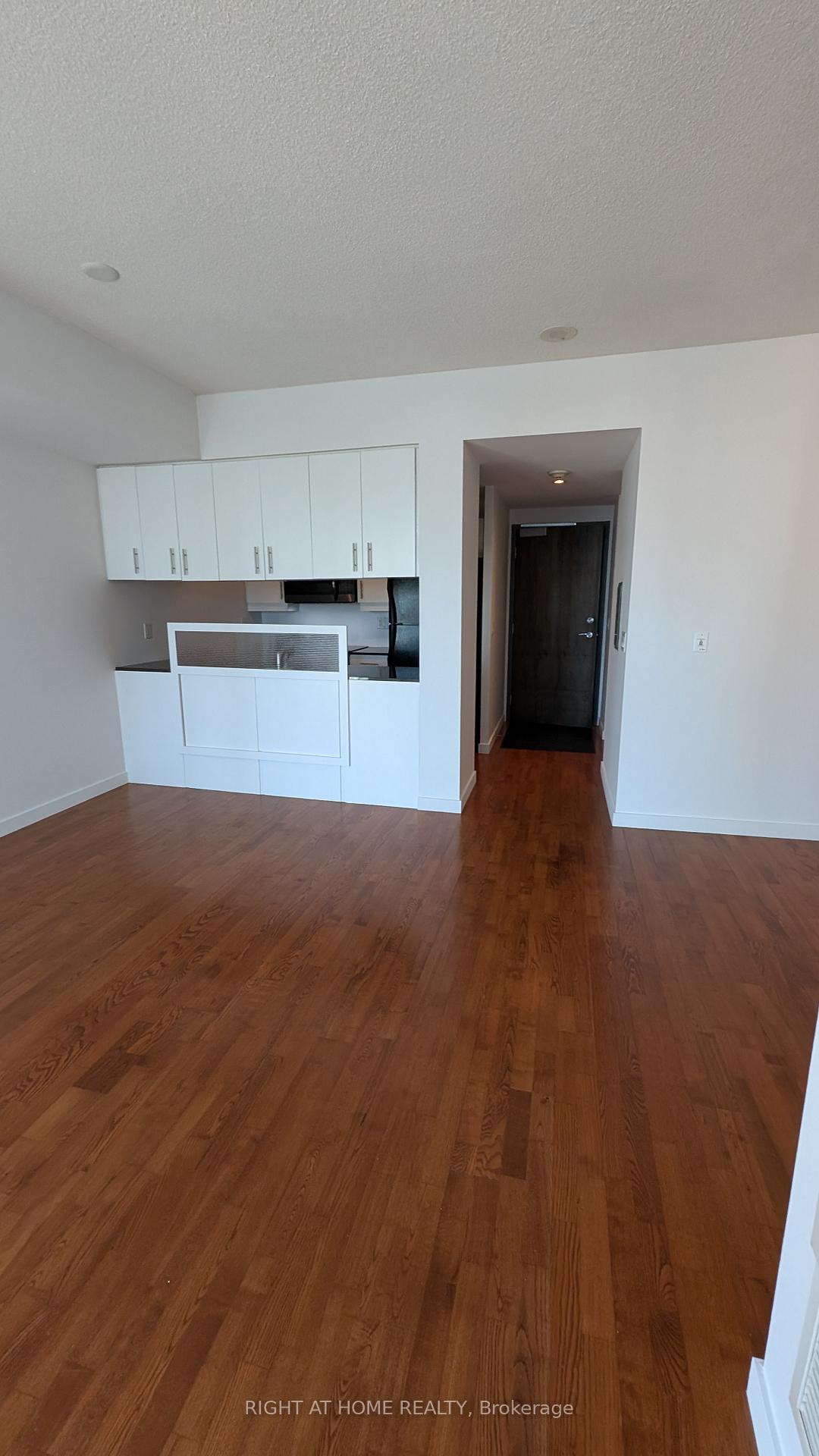 #2104 - 281 Mutual St, Toronto, ON M4Y3C4 | 1 Bedroom 1 Bathroom Condo Apt | Image 6