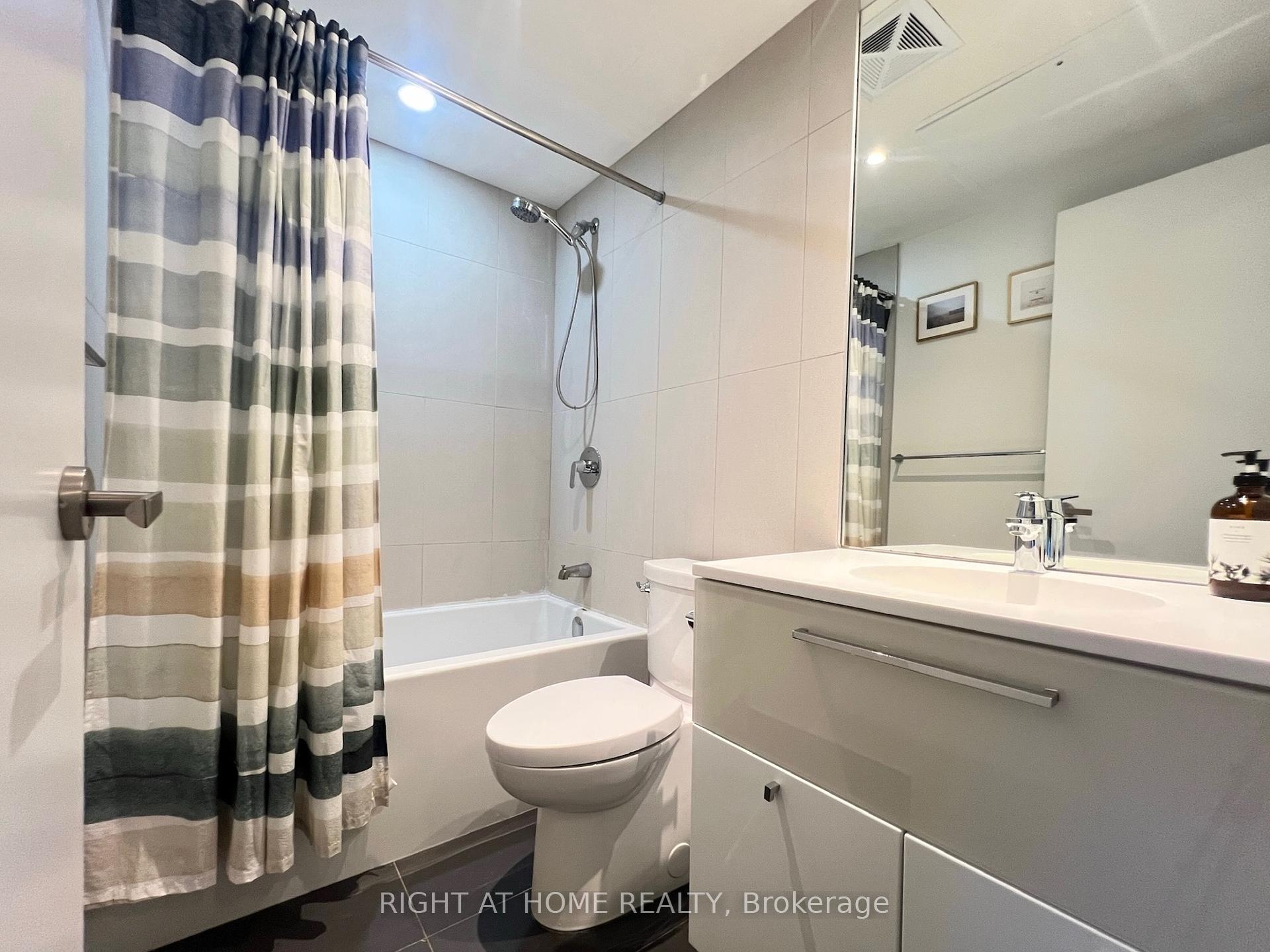 #1711 - 15 Grenville St, Toronto, ON M4Y0B9 | 1 Bedroom 1 Bathroom Condo Apt | Image 8