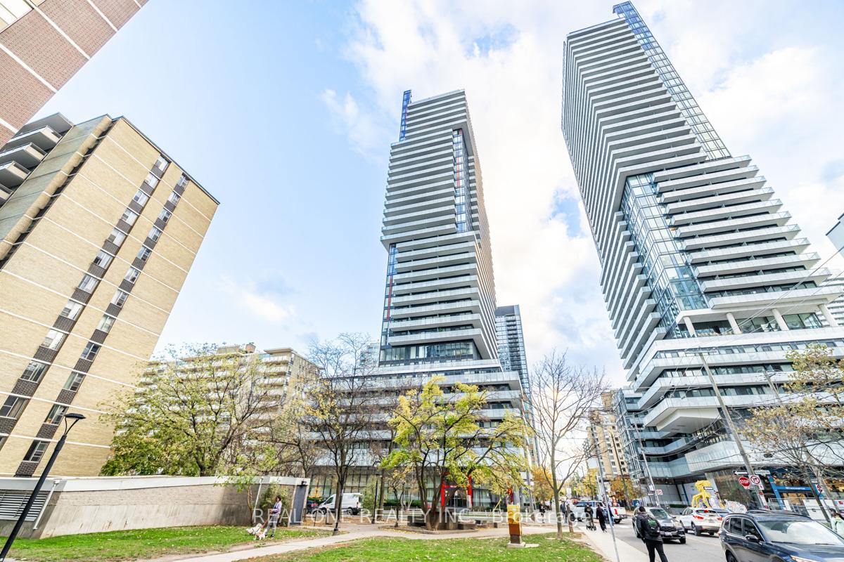 #2907 - 185 Roehampton Ave, Toronto, ON M4P1R4 | 1 Bedroom 1 Bathroom Condo Apt | Image 1