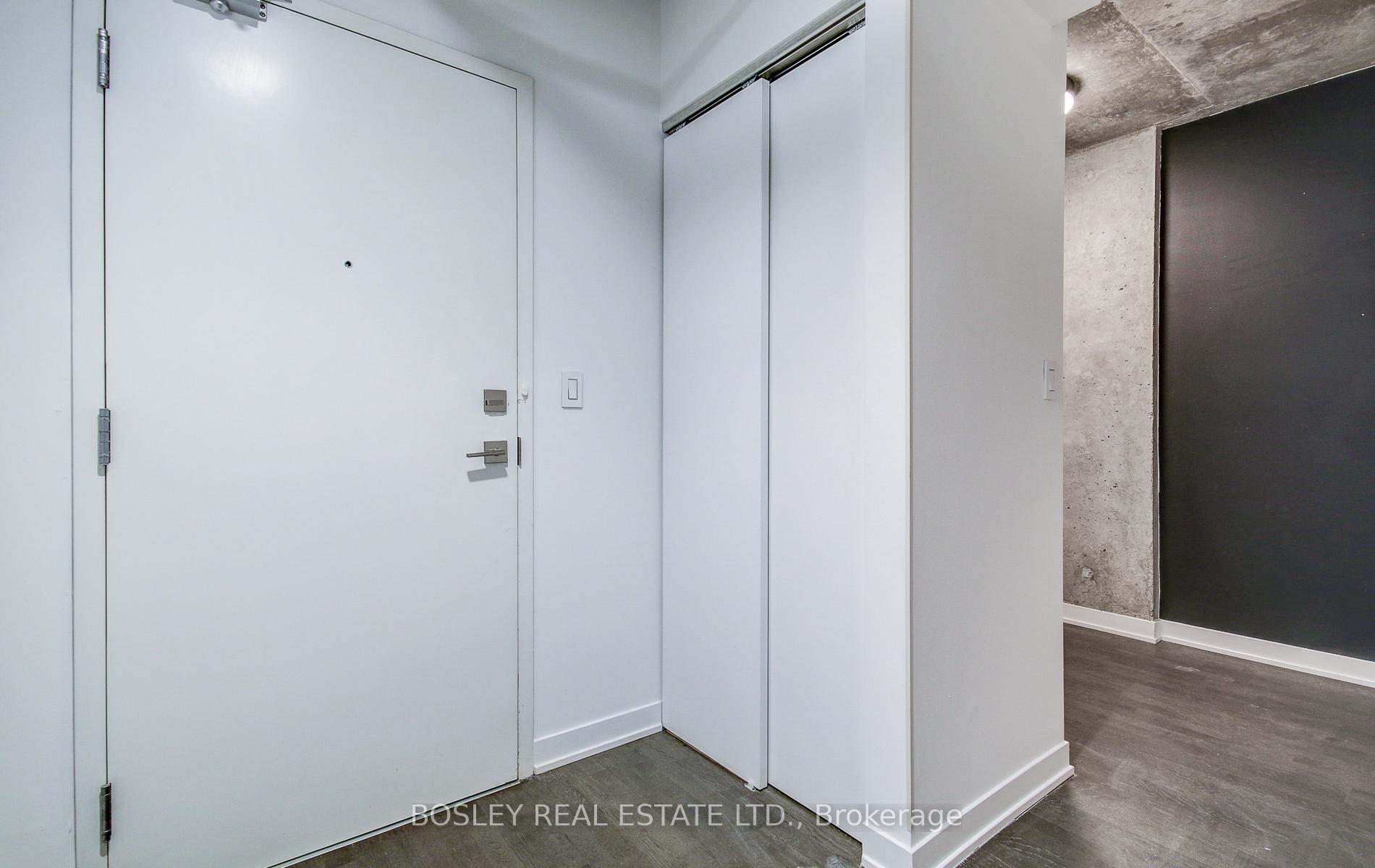 #401 - 109 Wolseley St, Toronto, ON M6J1K1 | 1 Bedroom 1 Bathroom Condo Apt | Image 6