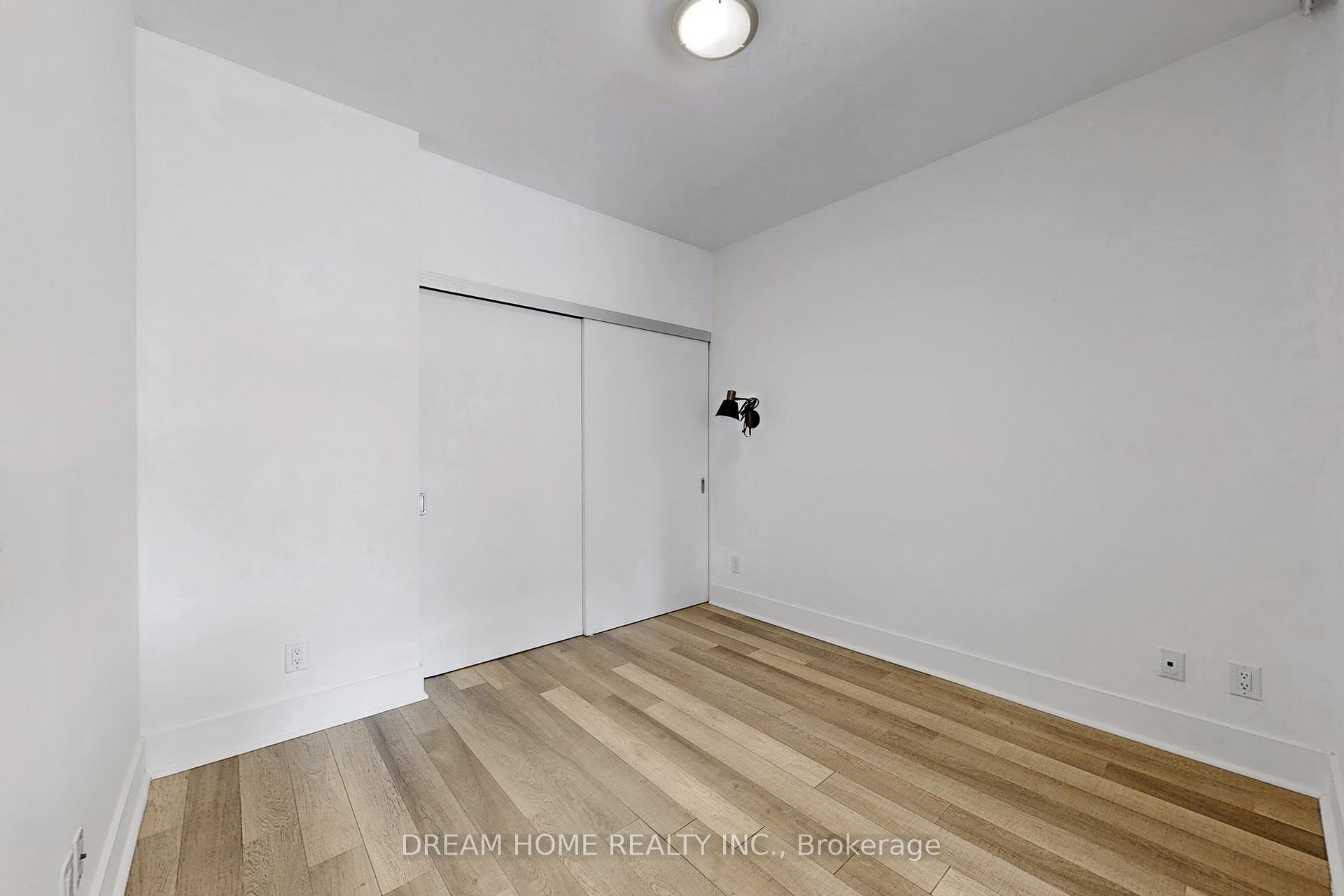 #1306 - 32 Davenport Rd, Toronto, ON M5R0B5 | 2 Bedroom 2 Bathroom Condo Apt | Image 10