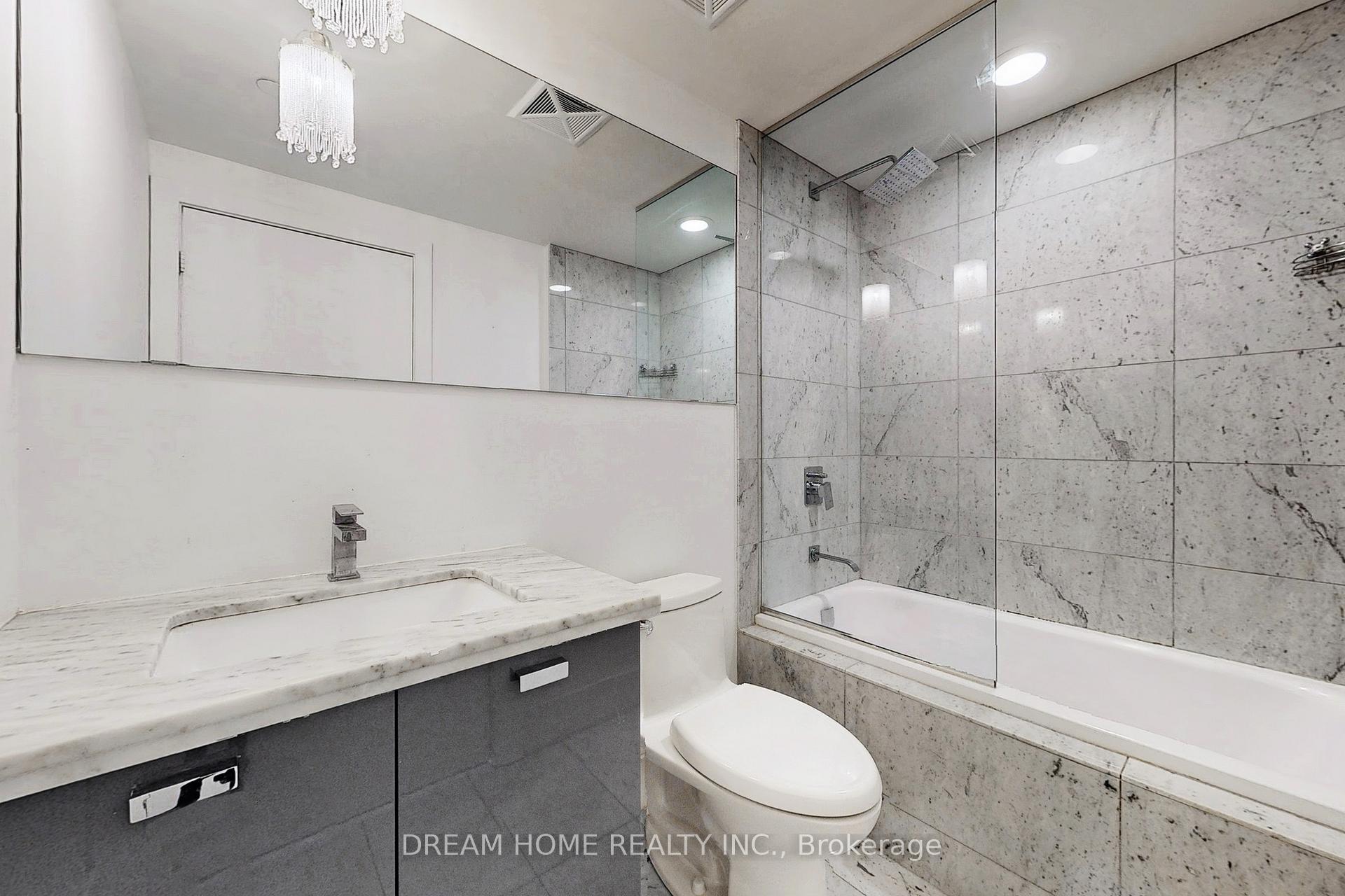 #1306 - 32 Davenport Rd, Toronto, ON M5R0B5 | 2 Bedroom 2 Bathroom Condo Apt | Image 11