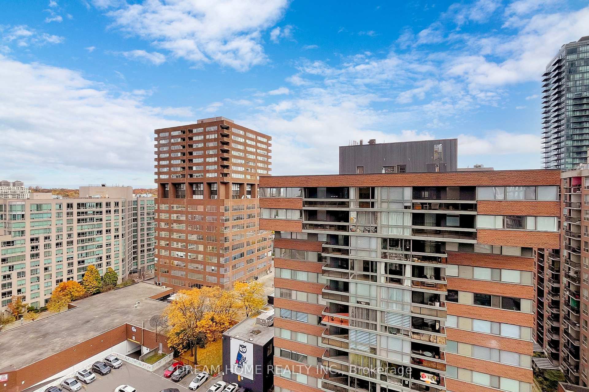 #1306 - 32 Davenport Rd, Toronto, ON M5R0B5 | 2 Bedroom 2 Bathroom Condo Apt | Image 14