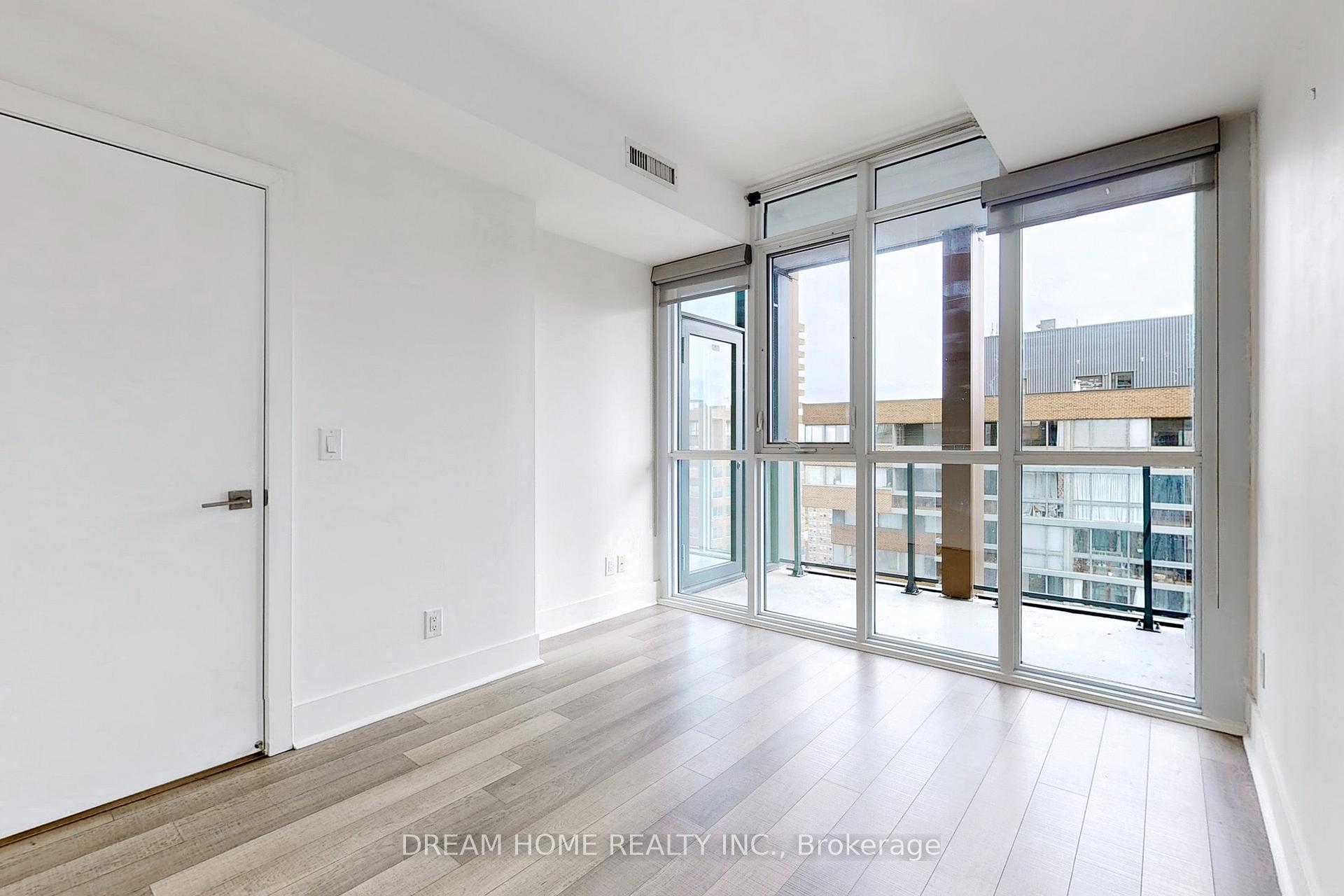 #1306 - 32 Davenport Rd, Toronto, ON M5R0B5 | 2 Bedroom 2 Bathroom Condo Apt | Image 5
