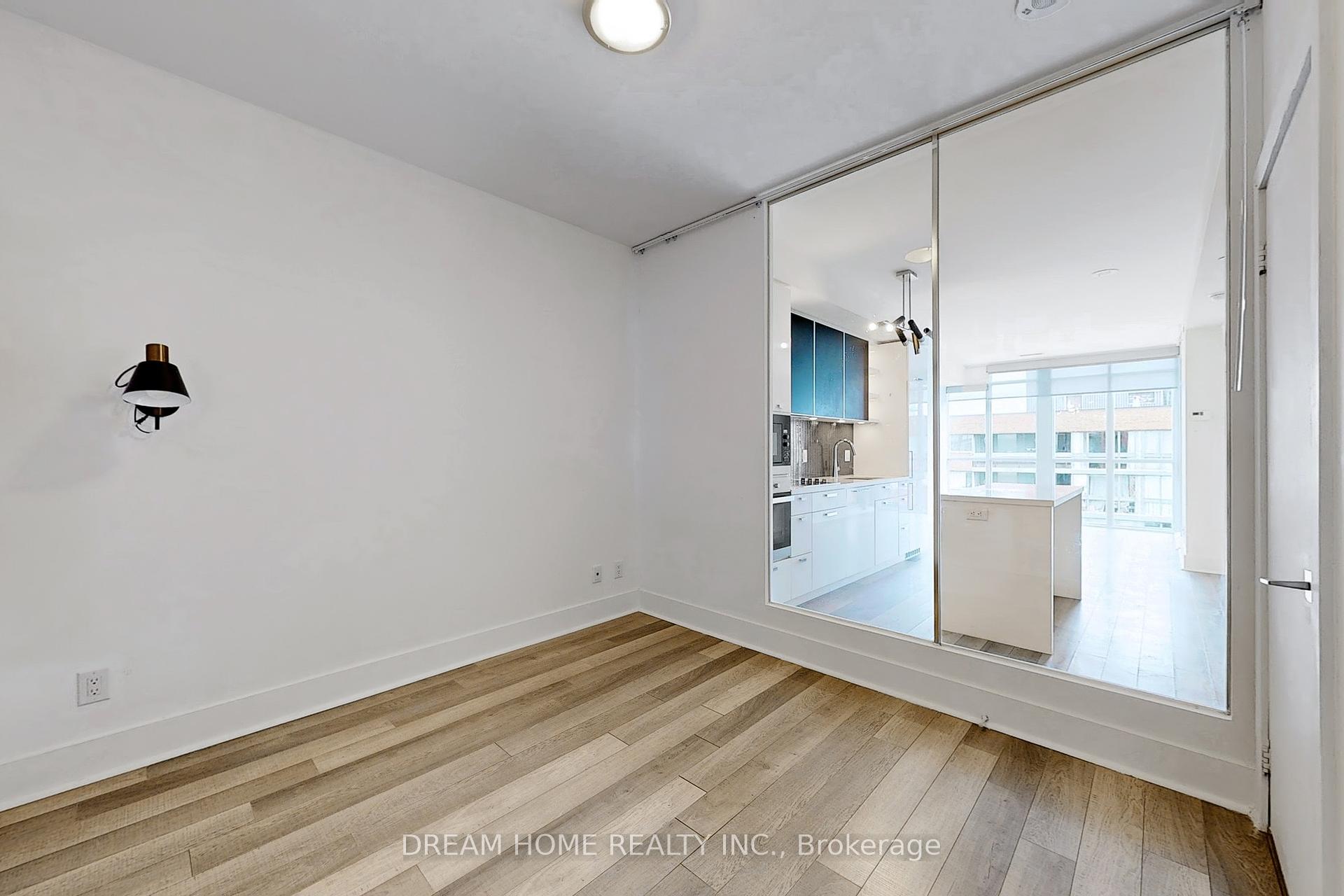 #1306 - 32 Davenport Rd, Toronto, ON M5R0B5 | 2 Bedroom 2 Bathroom Condo Apt | Image 9