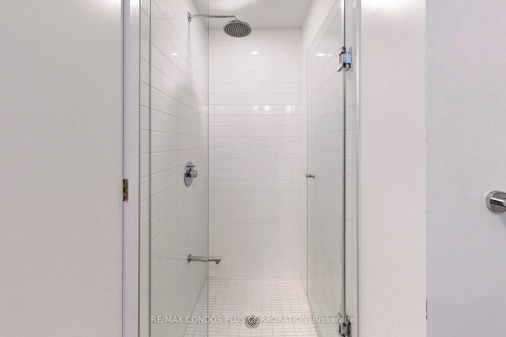 #2006 - 2221 Yonge St, Toronto, ON M4S0B8 | 1 Bedroom 1 Bathroom Condo Apt | Image 13