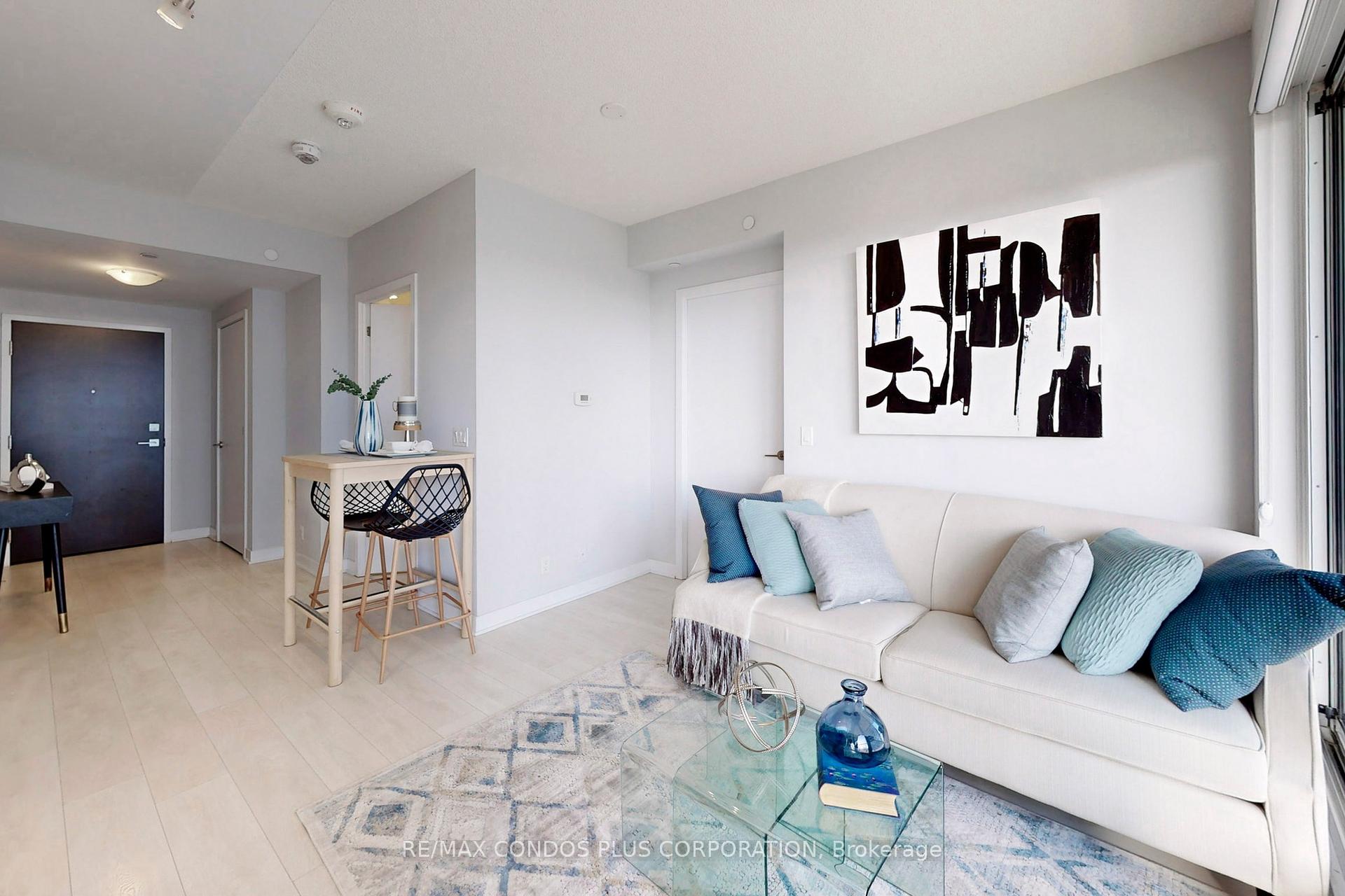 #2006 - 2221 Yonge St, Toronto, ON M4S0B8 | 1 Bedroom 1 Bathroom Condo Apt | Image 4