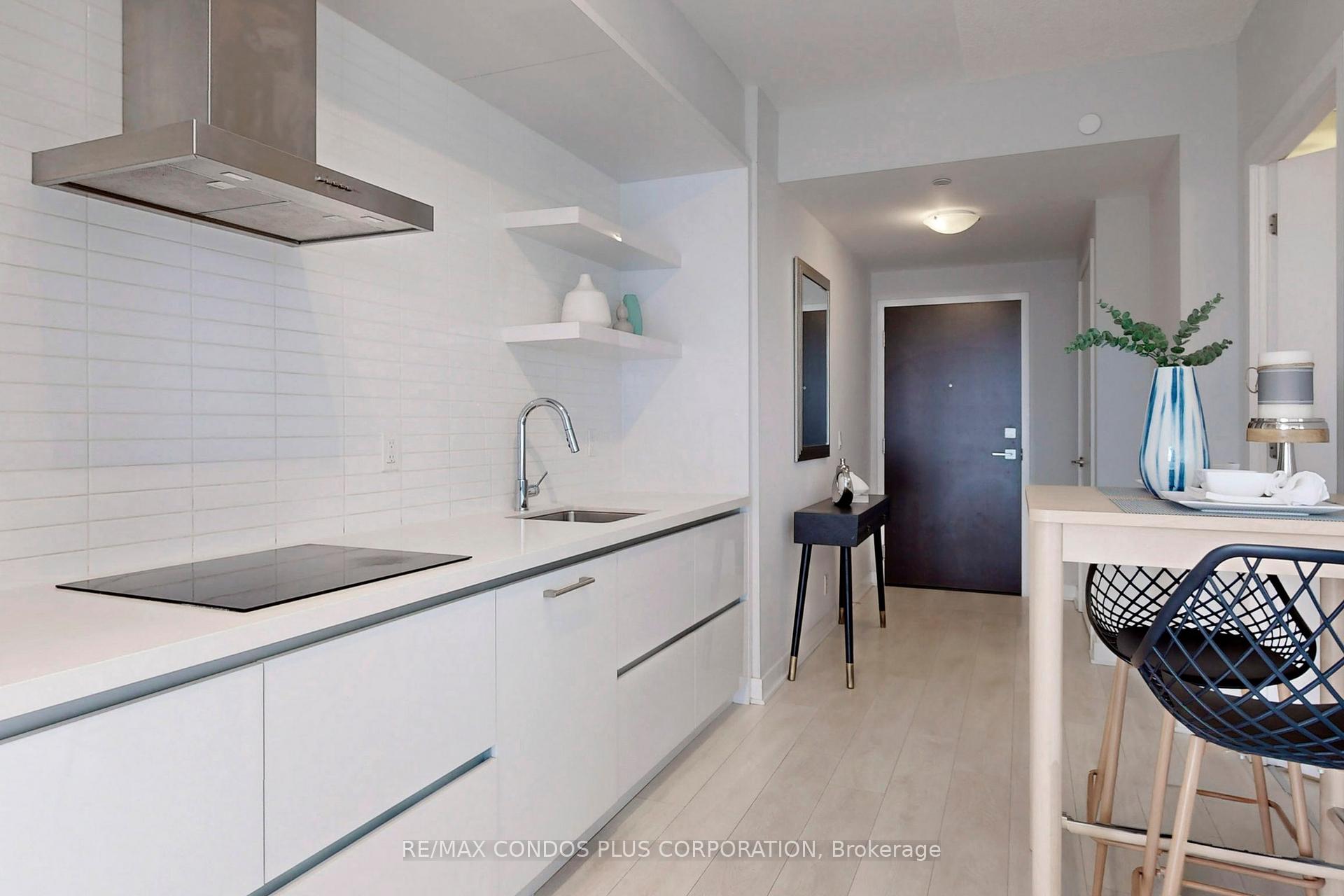 #2006 - 2221 Yonge St, Toronto, ON M4S0B8 | 1 Bedroom 1 Bathroom Condo Apt | Image 8