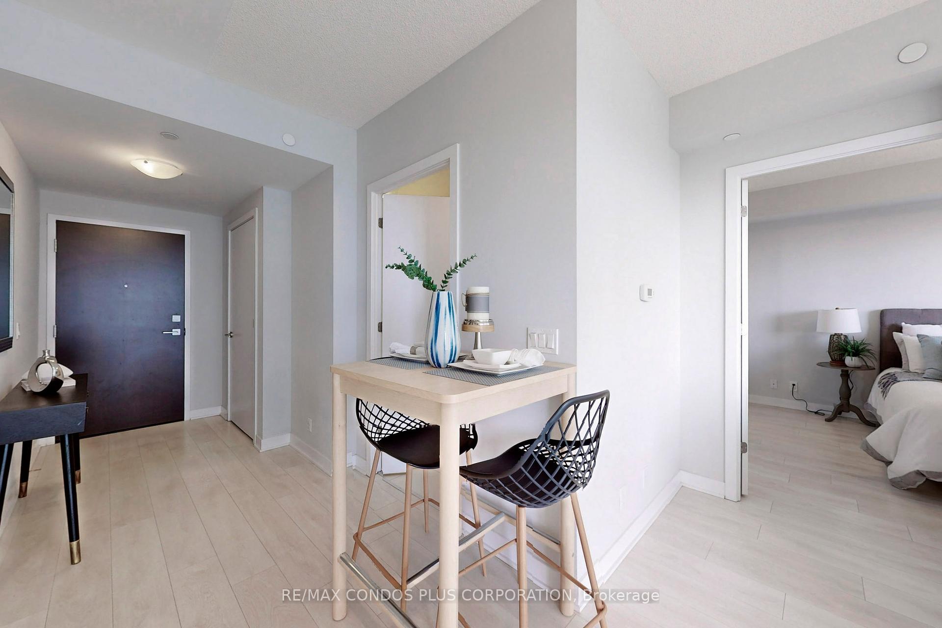#2006 - 2221 Yonge St, Toronto, ON M4S0B8 | 1 Bedroom 1 Bathroom Condo Apt | Image 9