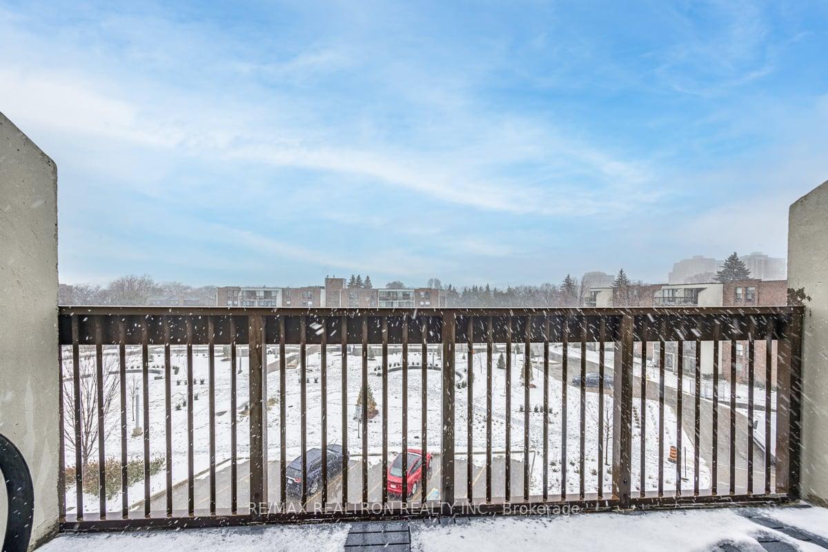 #518E - 30 Fashion Roseway, Toronto, ON M2N6B4 | 2 Bedroom 1 Bathroom Condo Apt | Image 13