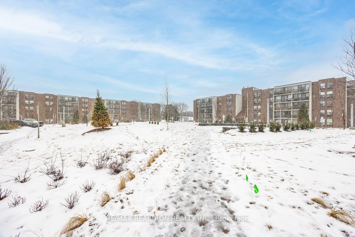 #518E - 30 Fashion Roseway, Toronto, ON M2N6B4 | 2 Bedroom 1 Bathroom Condo Apt | Image 18