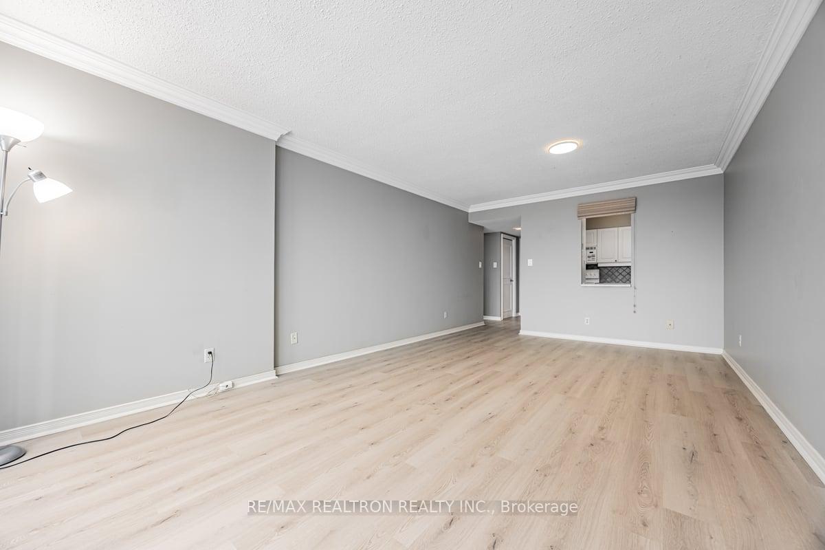 #518E - 30 Fashion Roseway, Toronto, ON M2N6B4 | 2 Bedroom 1 Bathroom Condo Apt | Image 5
