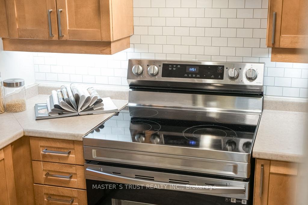 #607 - 55 Bloor St E, Toronto, ON M4W3W6 | 2 Bedroom 2 Bathroom Condo Apt | Image 10
