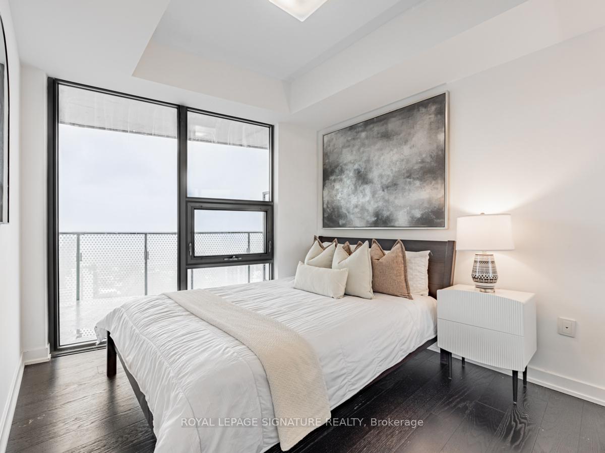 #4711 - 11 Wellesley St W, Toronto, ON M4Y0G4 | 1 Bedroom 1 Bathroom Condo Apt | Image 19