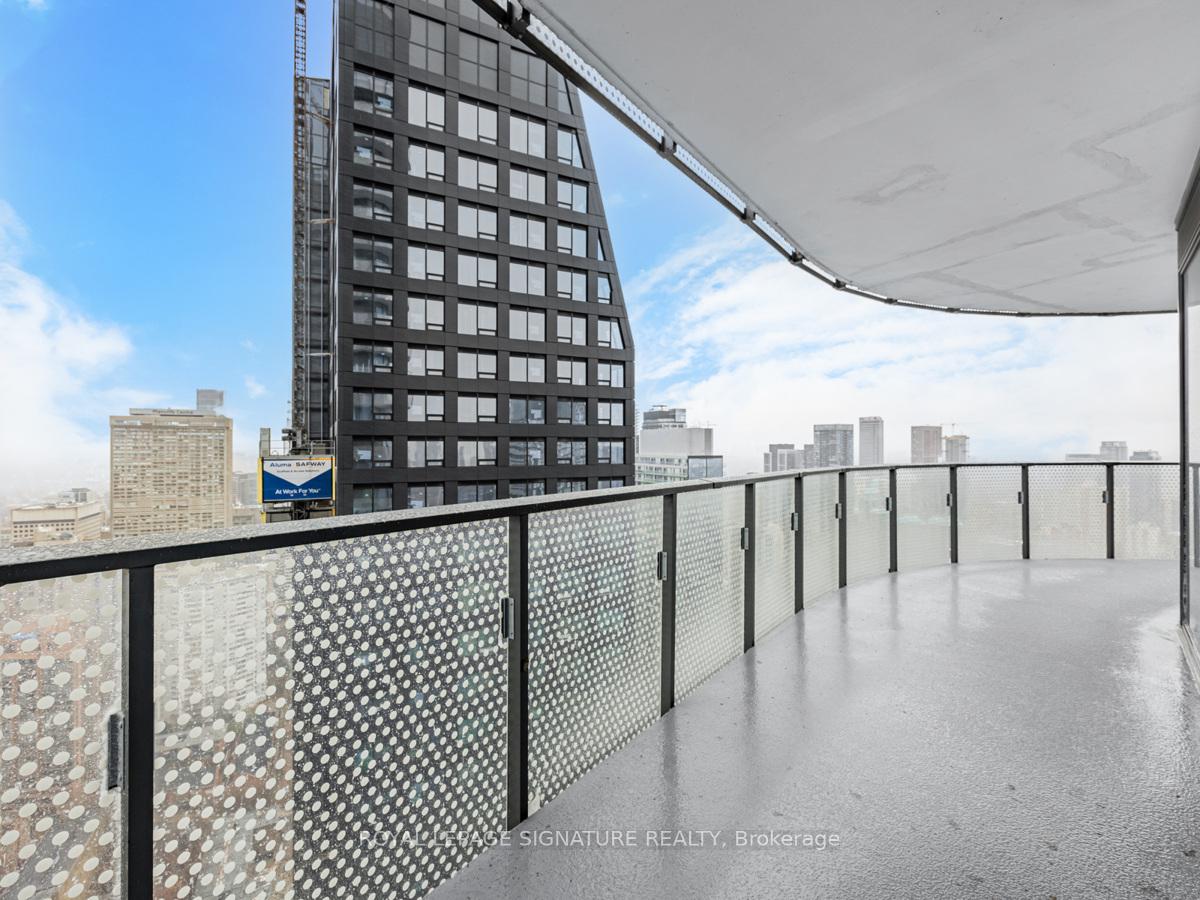 #4711 - 11 Wellesley St W, Toronto, ON M4Y0G4 | 1 Bedroom 1 Bathroom Condo Apt | Image 24