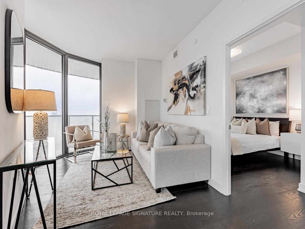 #4711 - 11 Wellesley St W, Toronto, ON M4Y0G4 | 1 Bedroom 1 Bathroom Condo Apt | Image 3