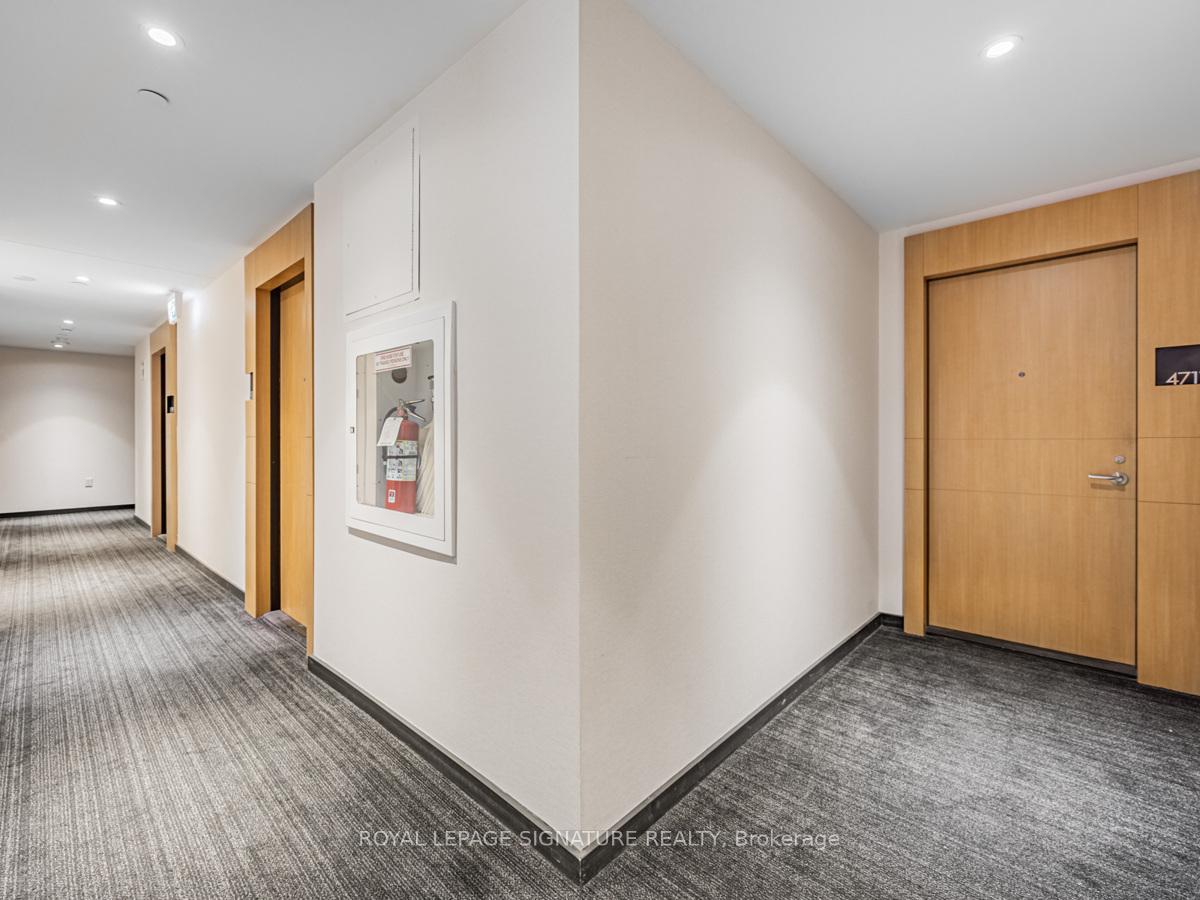 #4711 - 11 Wellesley St W, Toronto, ON M4Y0G4 | 1 Bedroom 1 Bathroom Condo Apt | Image 4