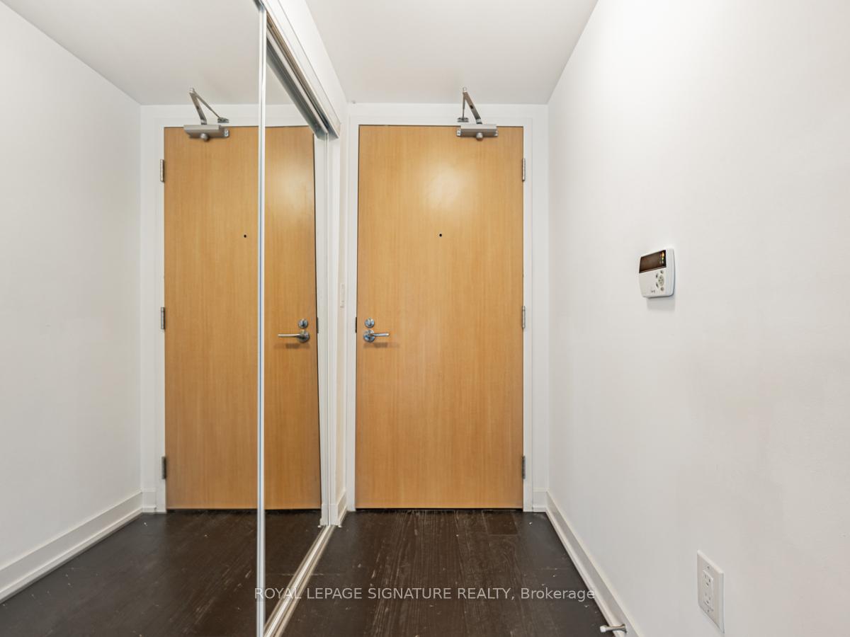 #4711 - 11 Wellesley St W, Toronto, ON M4Y0G4 | 1 Bedroom 1 Bathroom Condo Apt | Image 5