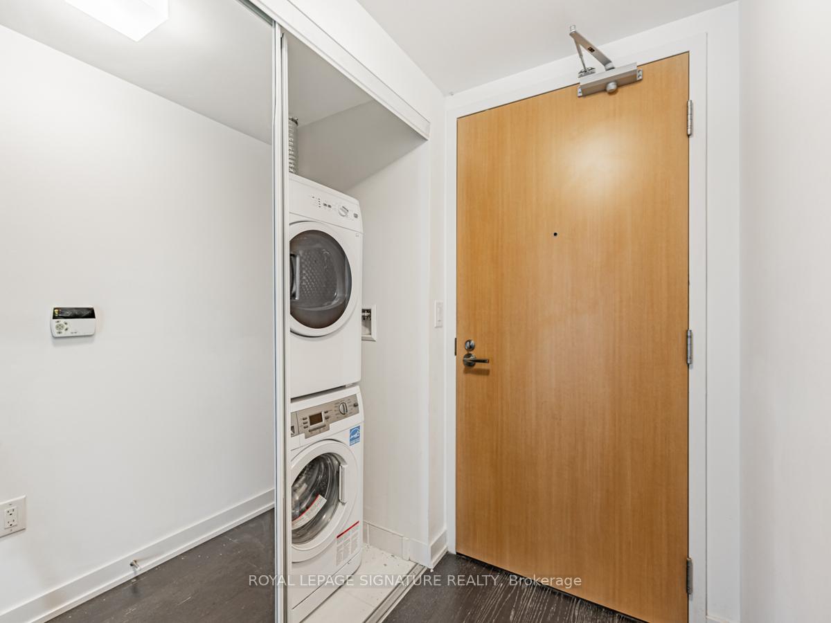 #4711 - 11 Wellesley St W, Toronto, ON M4Y0G4 | 1 Bedroom 1 Bathroom Condo Apt | Image 6