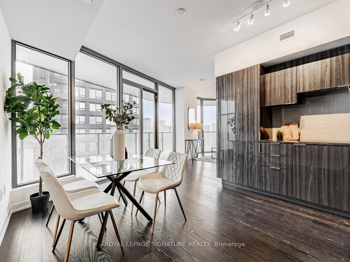 #4711 - 11 Wellesley St W, Toronto, ON M4Y0G4 | 1 Bedroom 1 Bathroom Condo Apt | Image 8