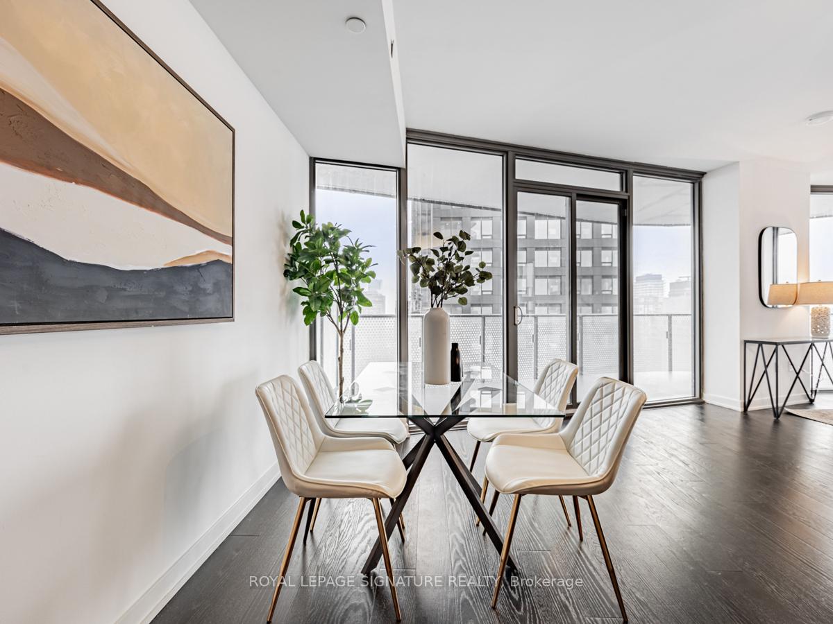 #4711 - 11 Wellesley St W, Toronto, ON M4Y0G4 | 1 Bedroom 1 Bathroom Condo Apt | Image 9