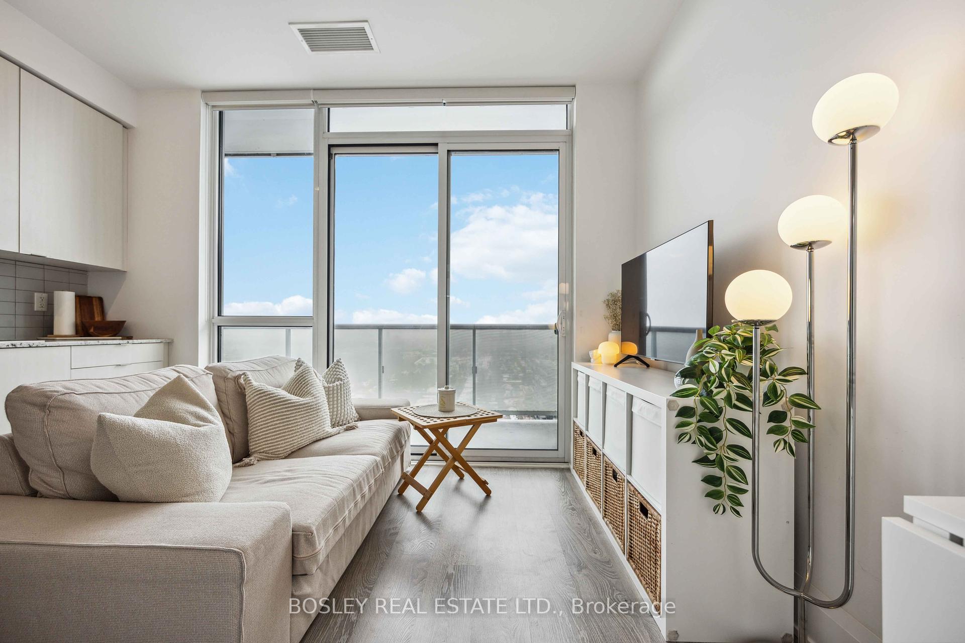 #3006 - 101 Erskine Ave, Toronto, ON M4P1Y5 | 1 Bedroom 1 Bathroom Condo Apt | Image 1