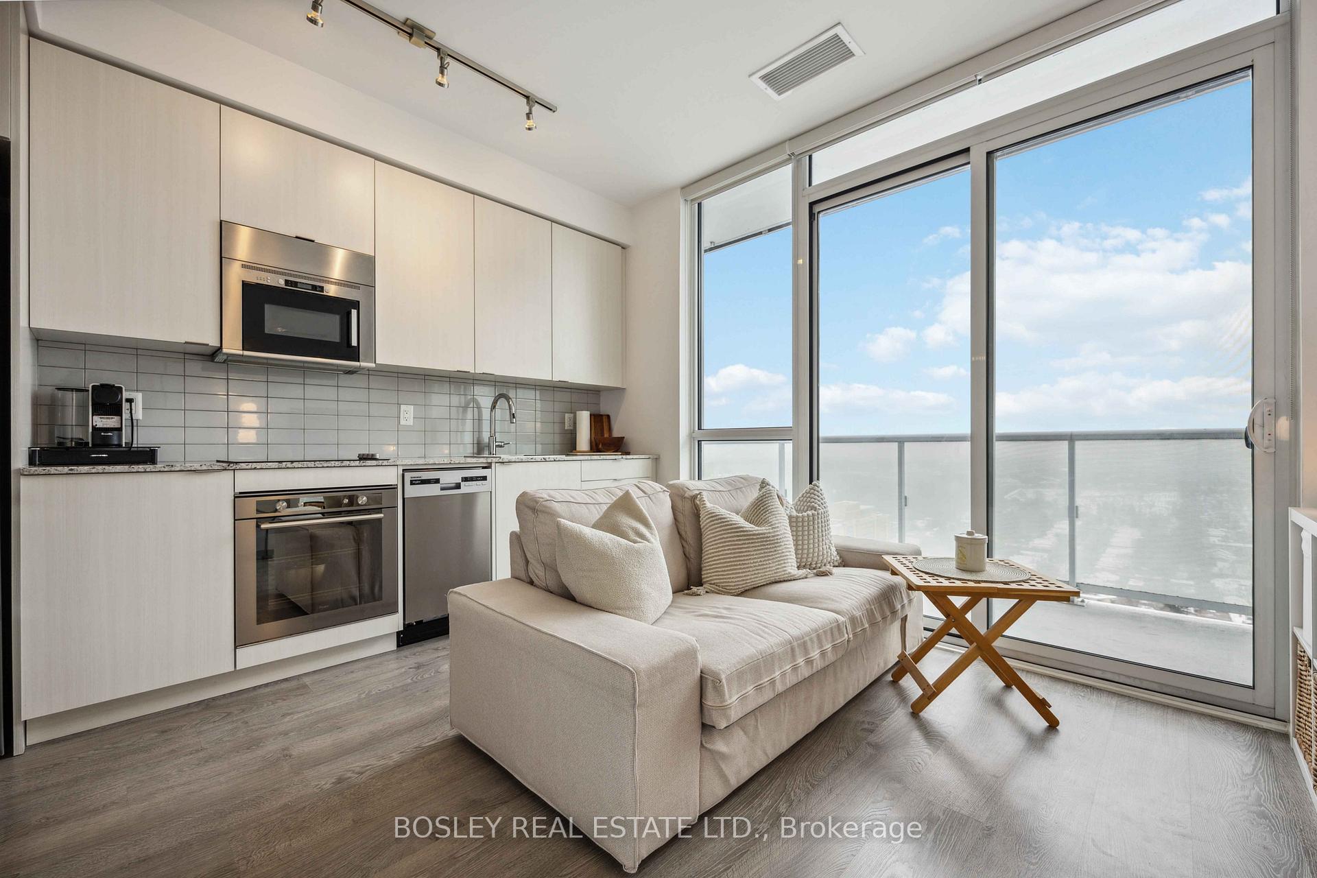 #3006 - 101 Erskine Ave, Toronto, ON M4P1Y5 | 1 Bedroom 1 Bathroom Condo Apt | Image 4