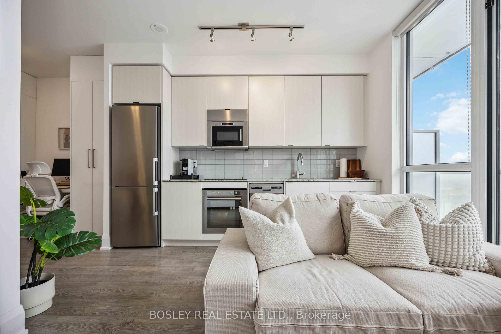 #3006 - 101 Erskine Ave, Toronto, ON M4P1Y5 | 1 Bedroom 1 Bathroom Condo Apt | Image 5